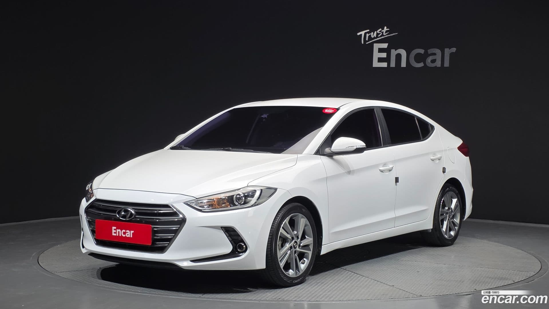 Main__Slider__Photo:AVANTE Hyundai 2018.6-0