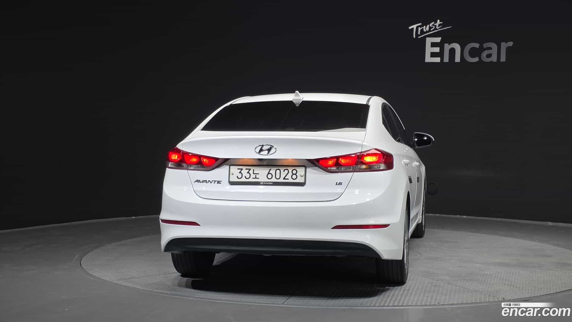 AVANTE Hyundai 2018.6-OUTER-004