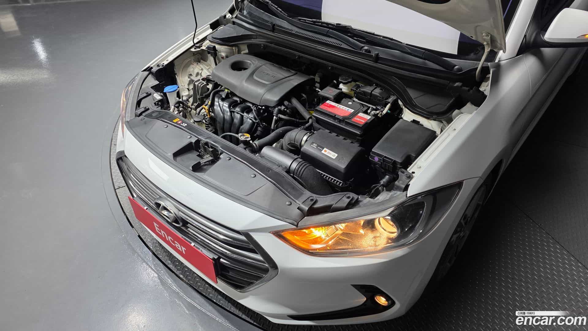AVANTE Hyundai 2018.6-OUTER-006