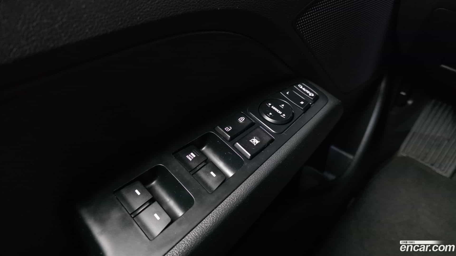 AVANTE Hyundai 2018.6-OPTION-018