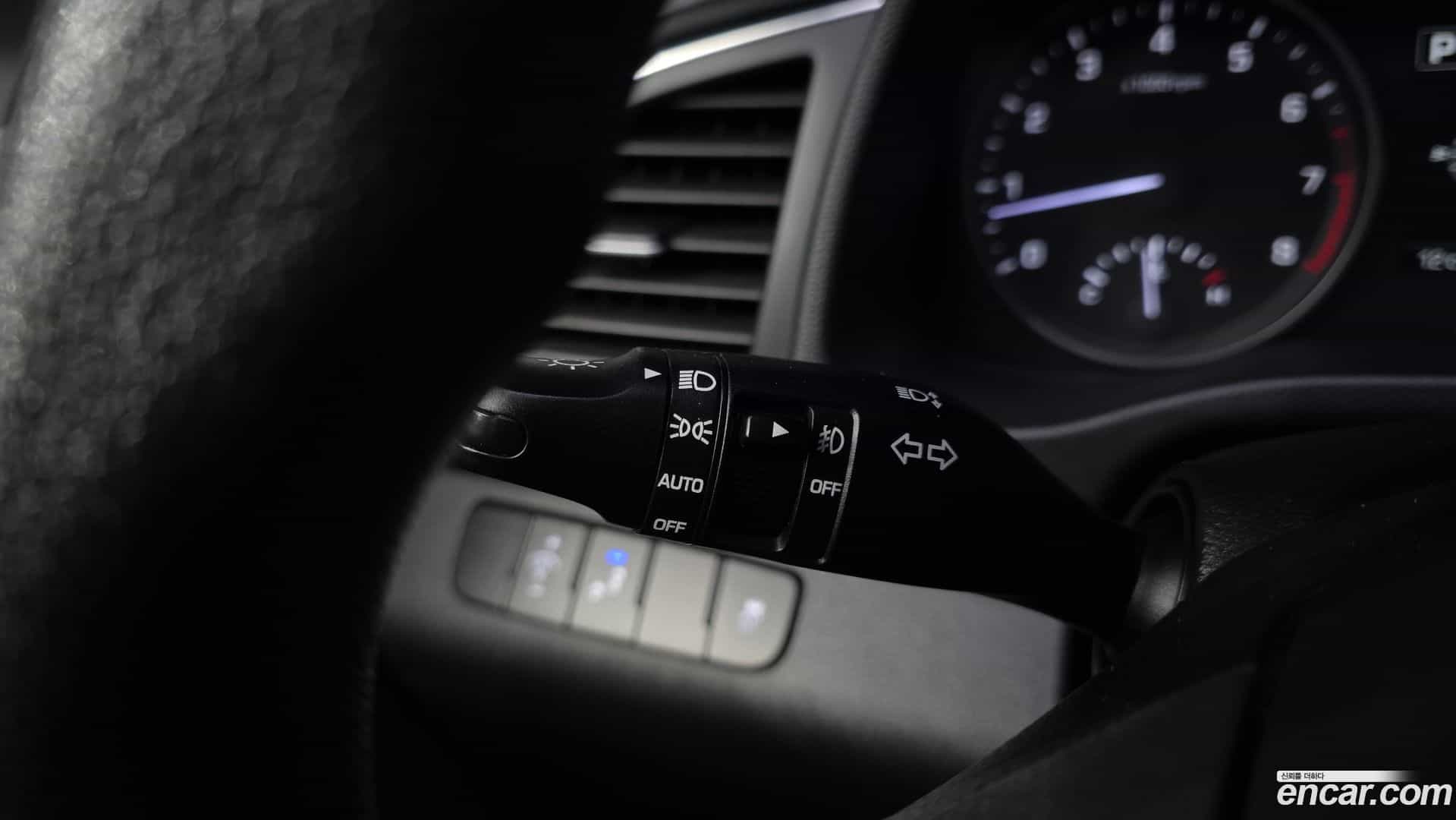 AVANTE Hyundai 2018.6-OPTION-020