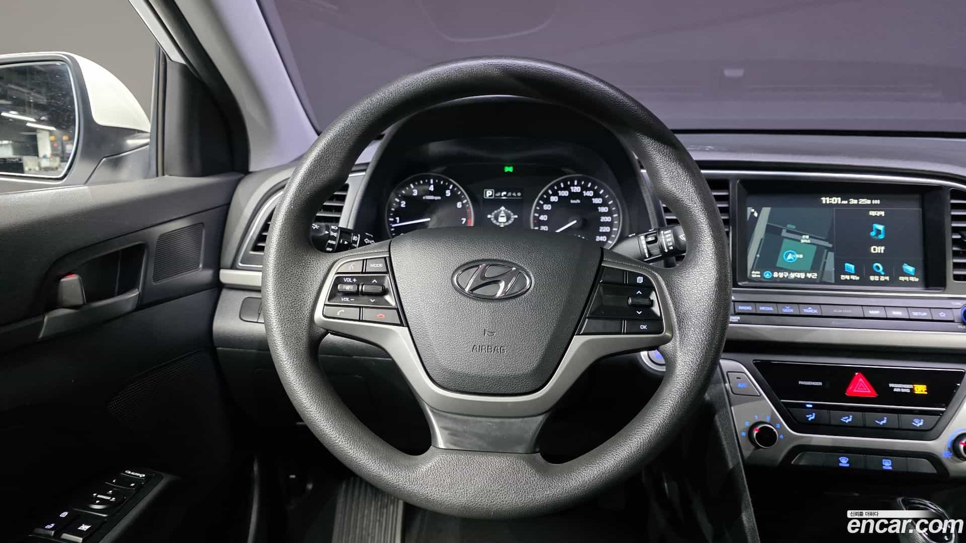 AVANTE Hyundai 2018.6-OPTION-021