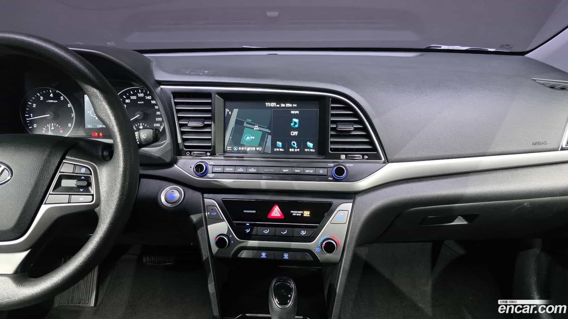 AVANTE Hyundai 2018.6-OPTION-022
