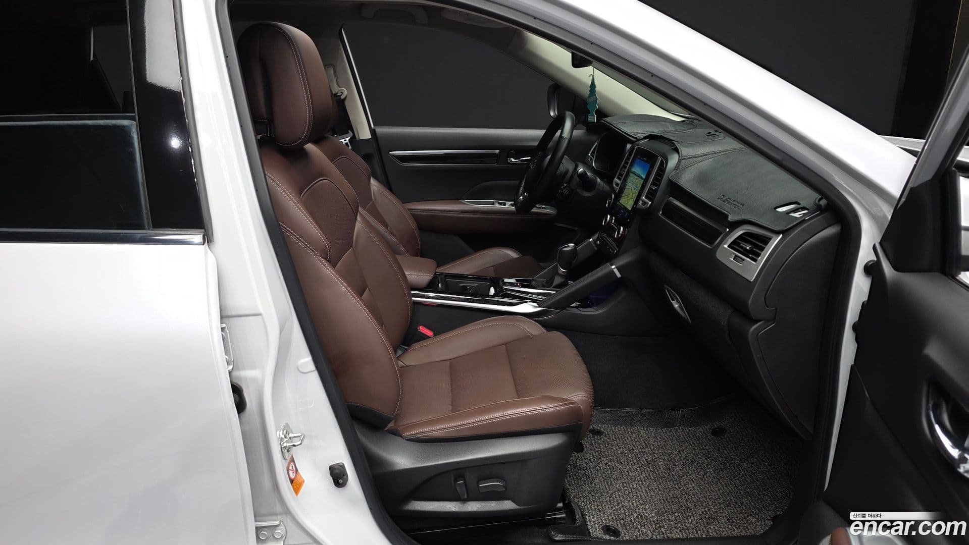 Main__Slider__Photo:QM6 Renault Korea 2019.3-10