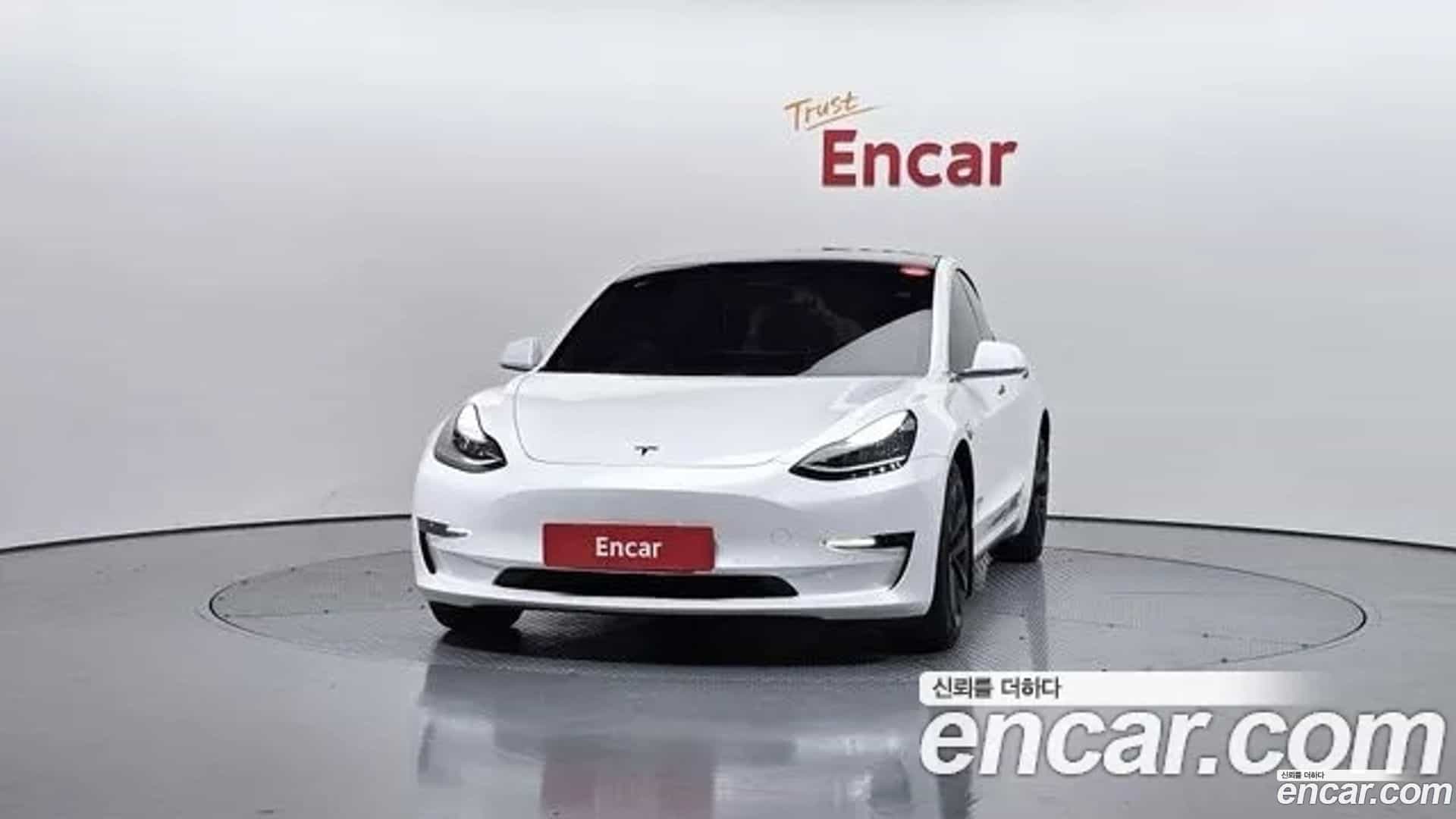 Model 3 Tesla 2020.11-OUTER-003