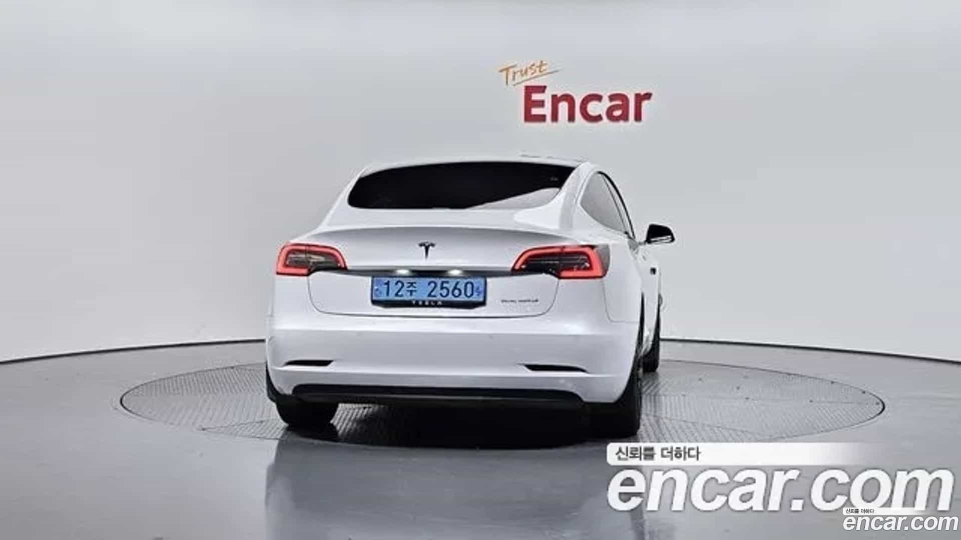 Model 3 Tesla 2020.11-OUTER-004