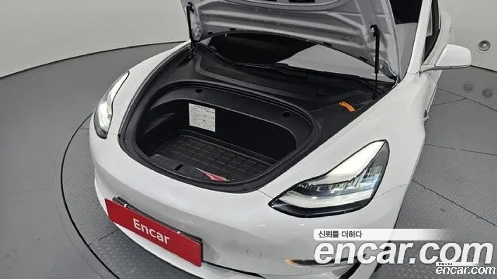 Main__Slider__Photo:Model 3 Tesla 2020.11-5