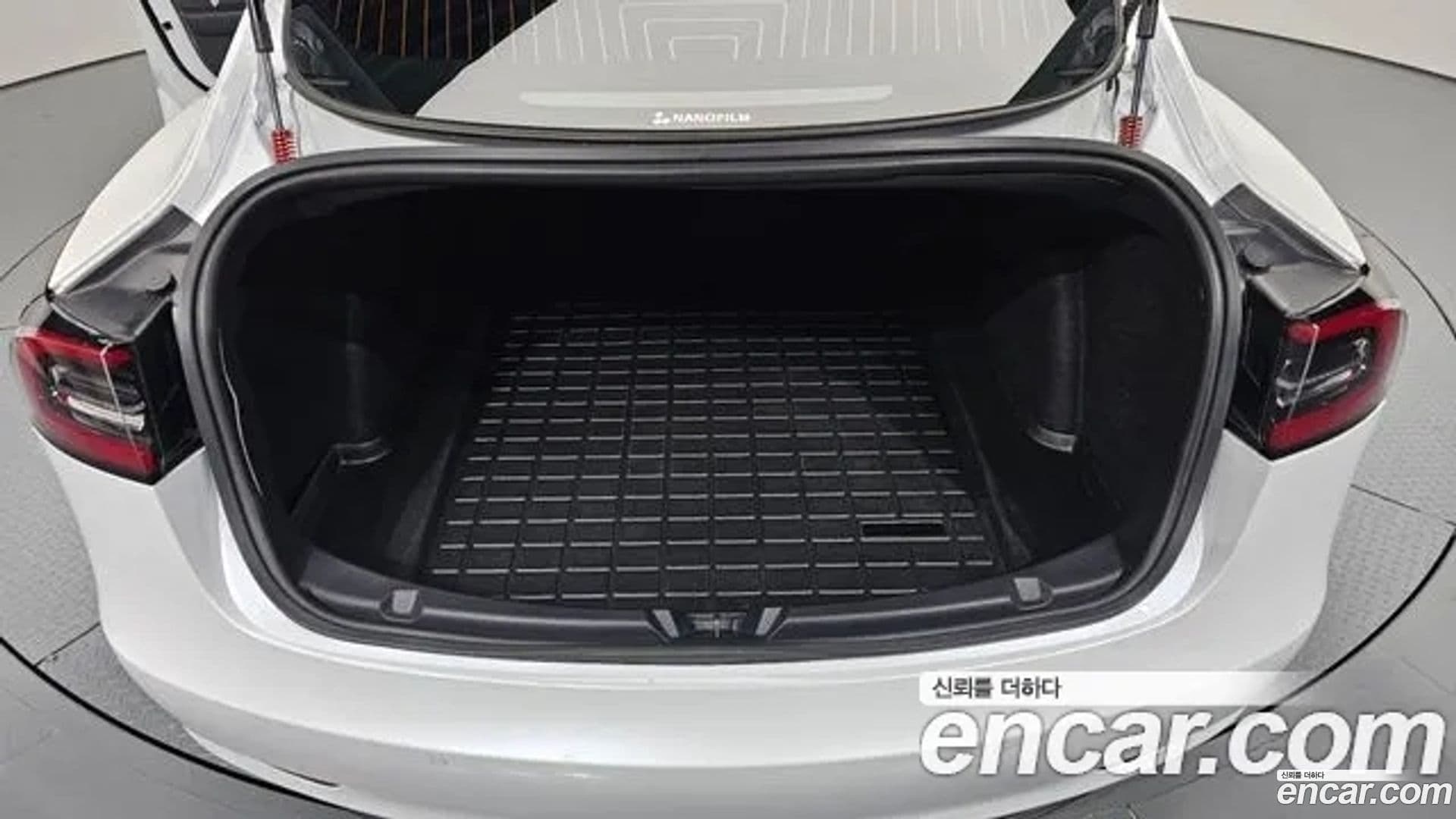 Main__Slider__Photo:Model 3 Tesla 2020.11-19