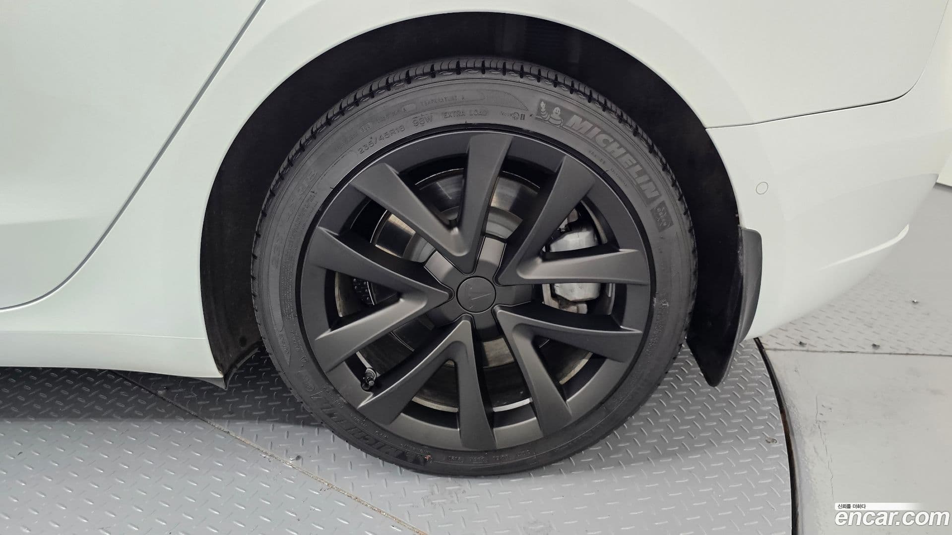 Main__Slider__Photo:Model 3 Tesla 2020.11-20