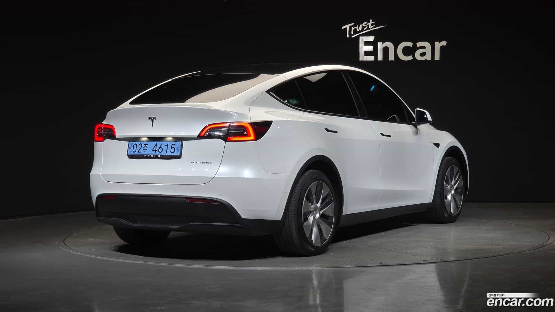 Model Y Tesla 2021.8-OUTER-002