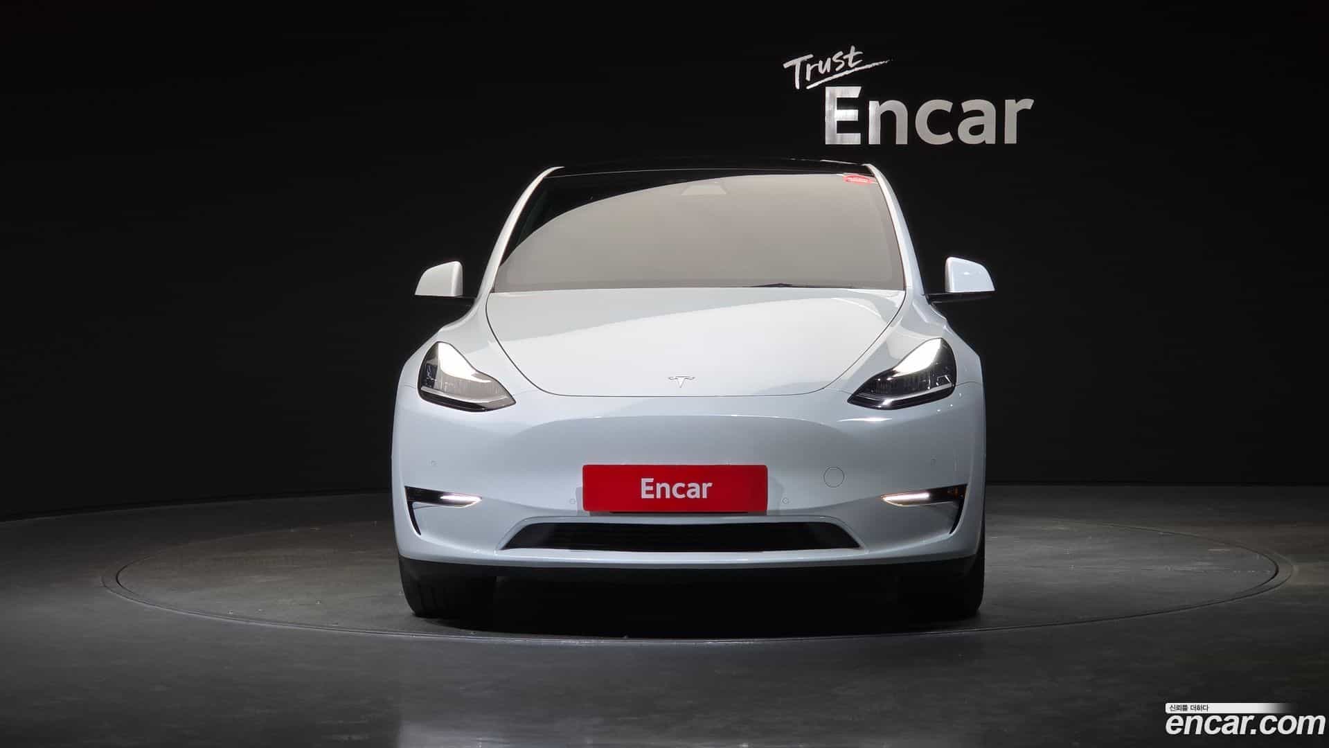 Model Y Tesla 2021.8-OUTER-003