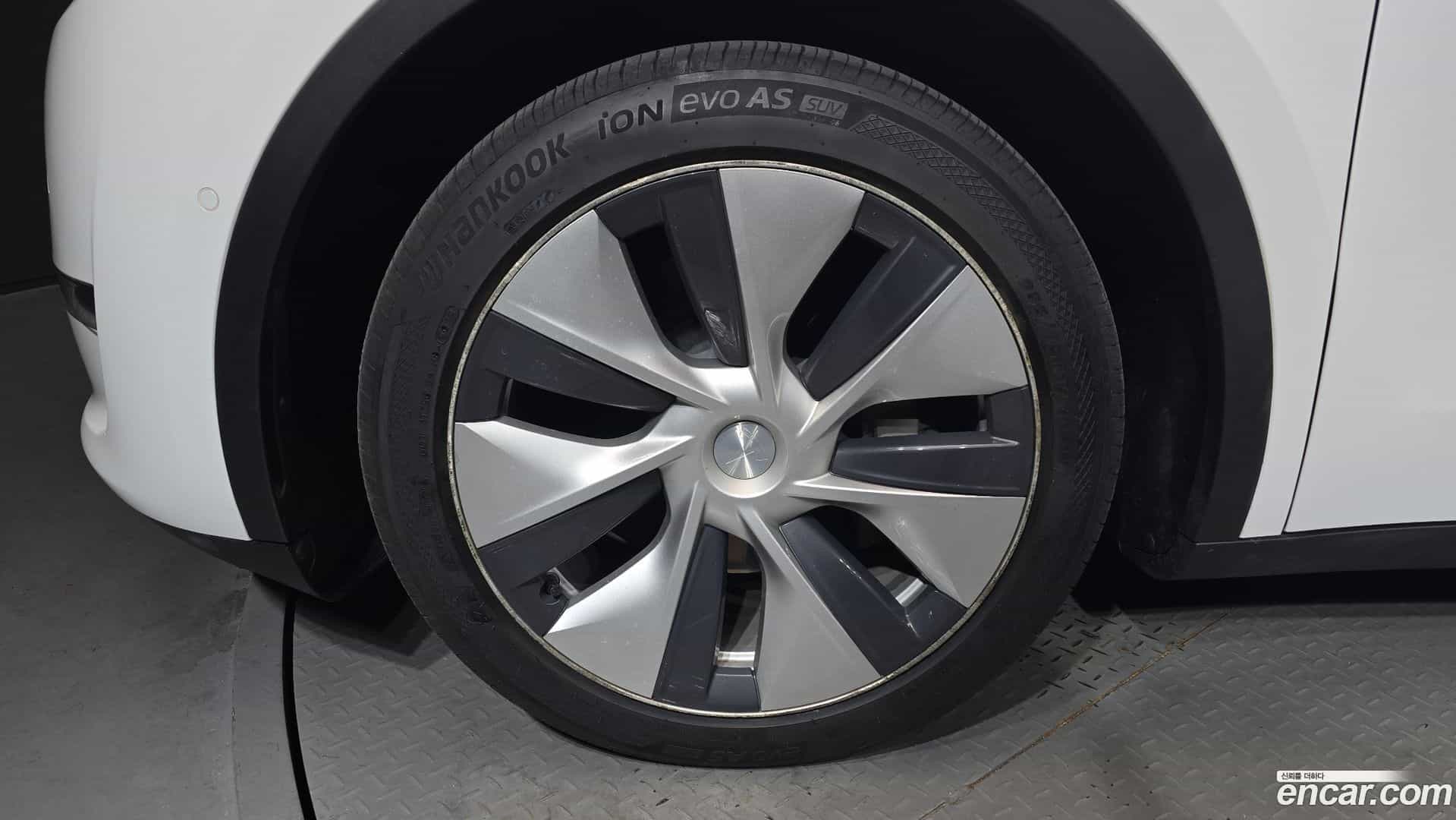 Model Y Tesla 2021.8-OUTER-005