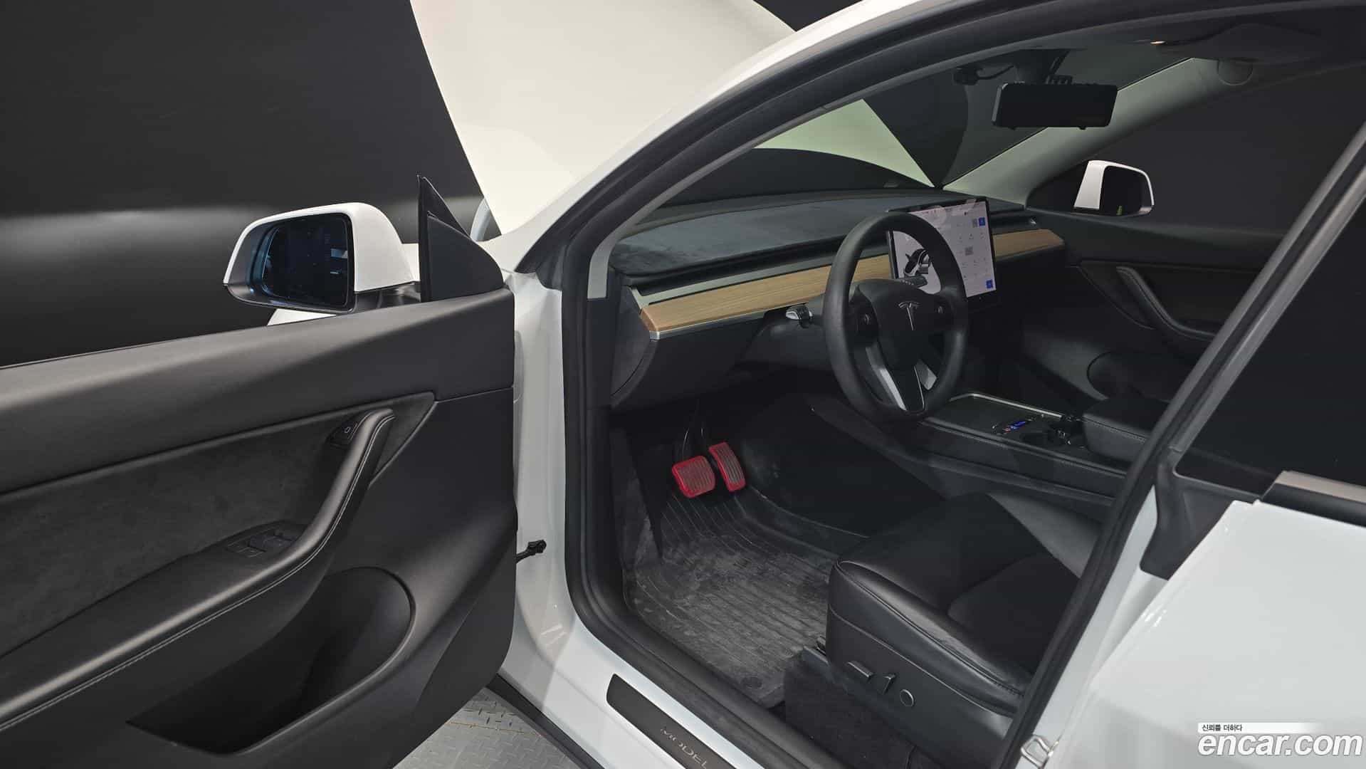 Model Y Tesla 2021.8-INNER-010