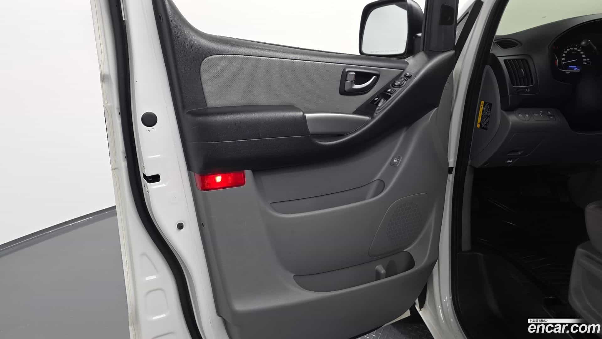 Starex Hyundai 2018.3-INNER-034