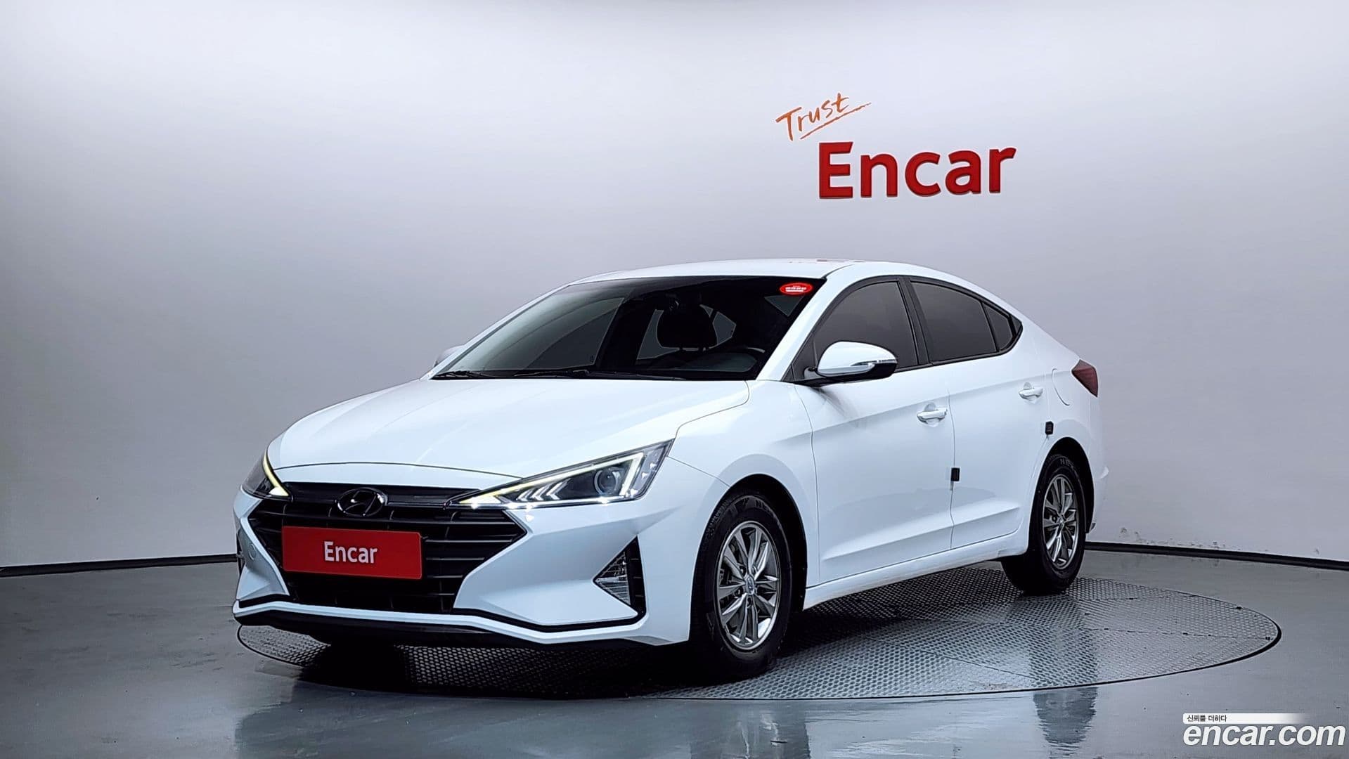 Main__Slider__Photo:AVANTE Hyundai 2019.3-0