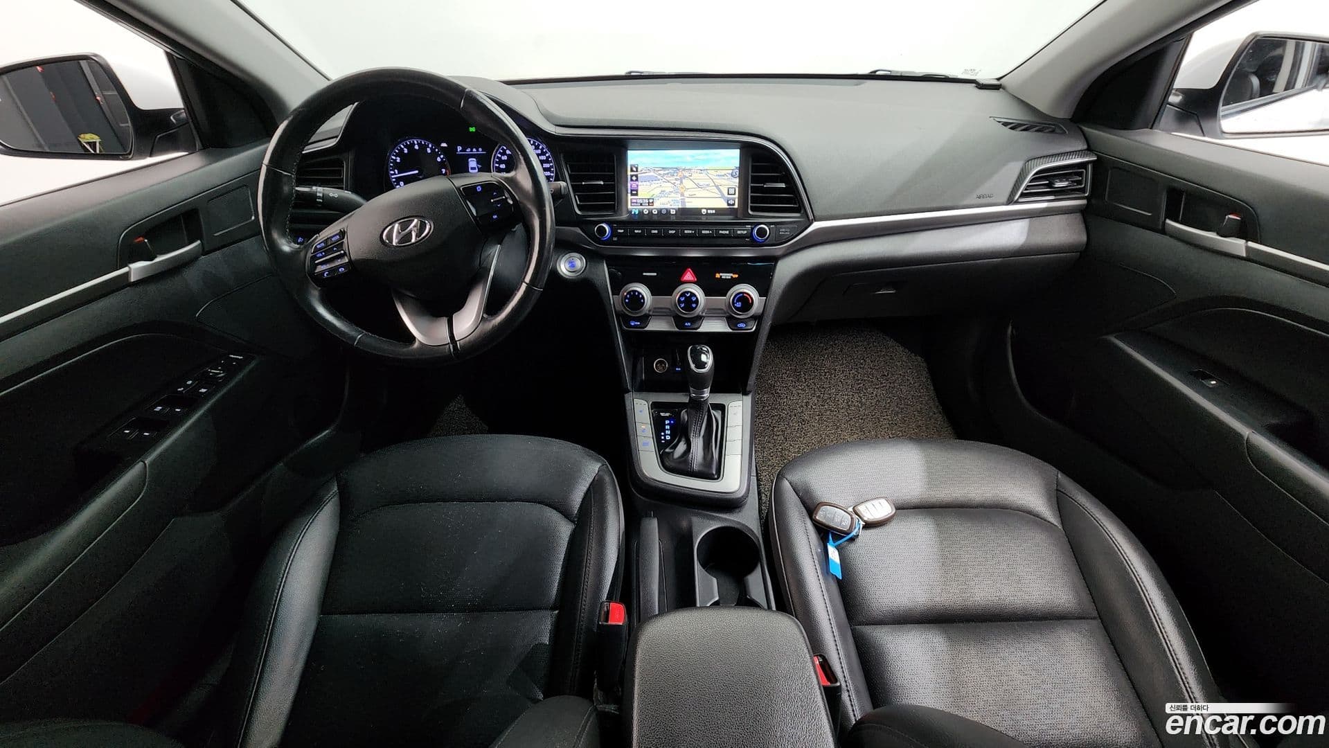 Main__Slider__Photo:AVANTE Hyundai 2019.3-6