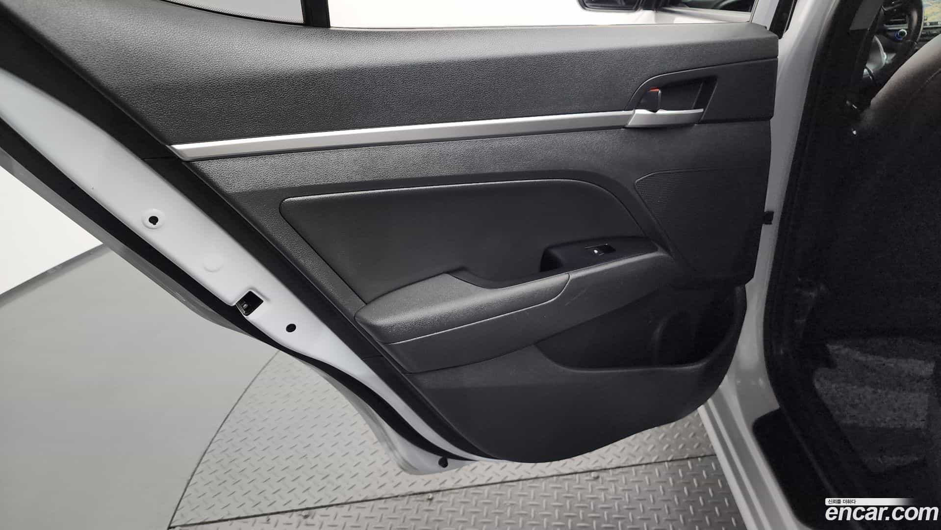 AVANTE Hyundai 2019.3-INNER-035