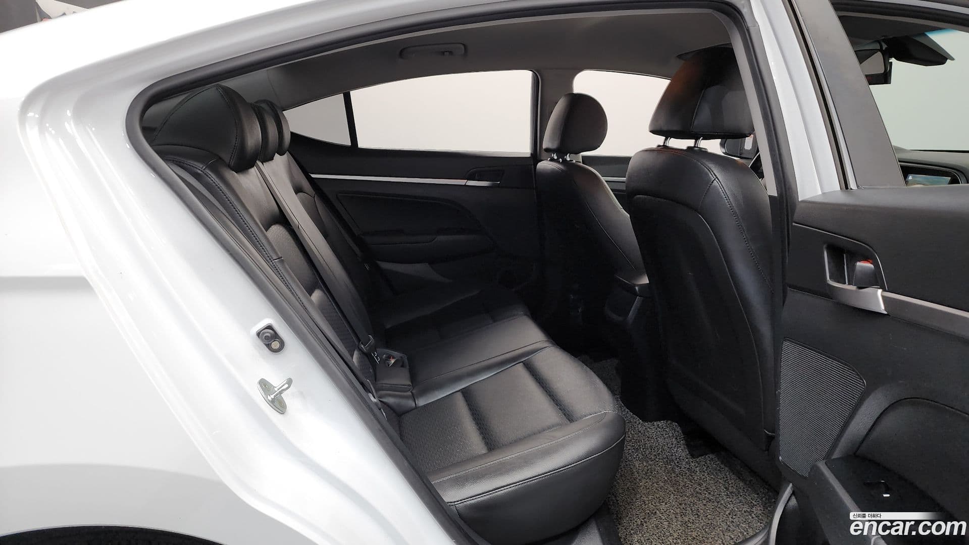 Main__Slider__Photo:AVANTE Hyundai 2019.3-25