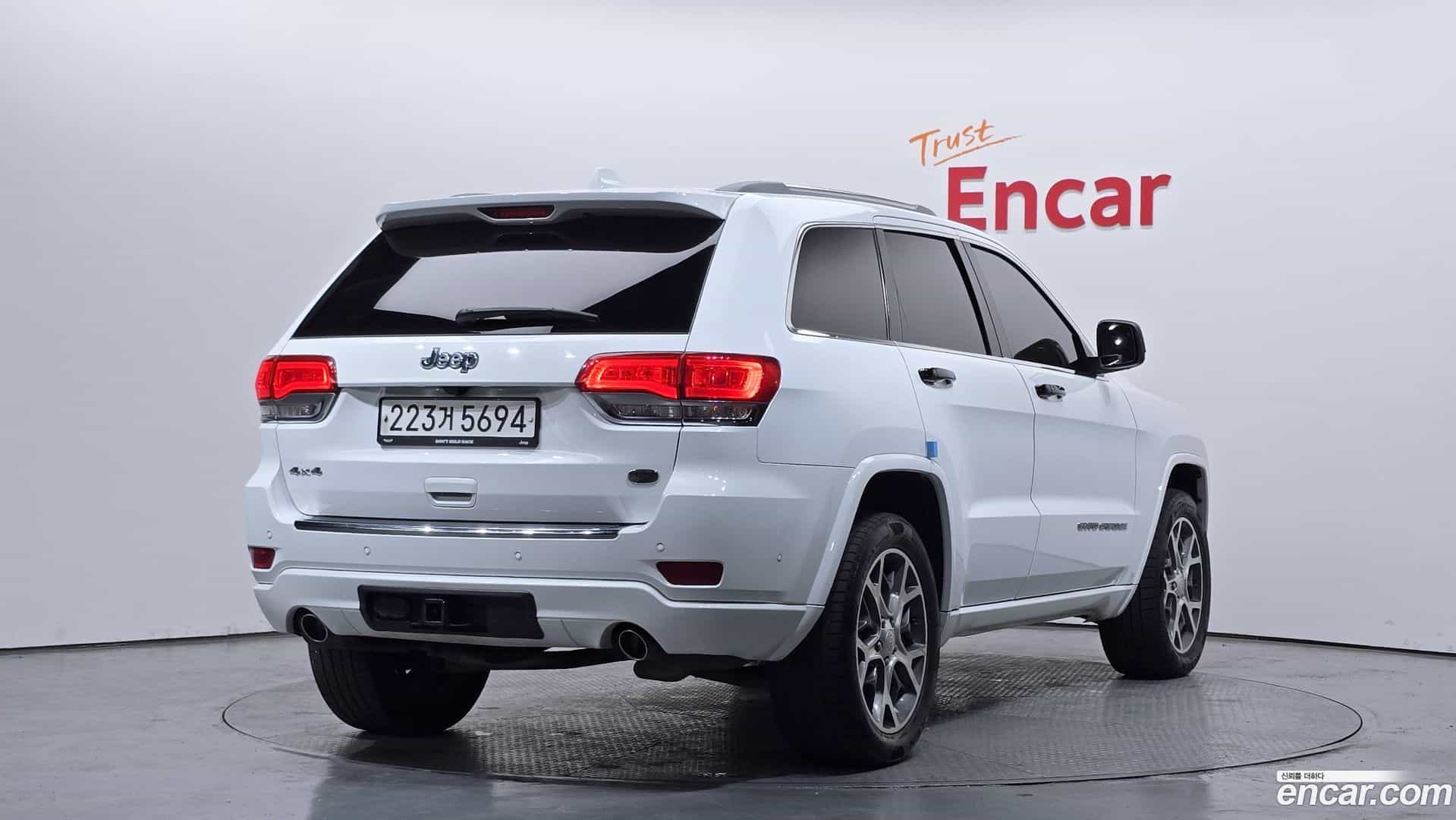 Cherokee Jeep 2019.9-OUTER-002