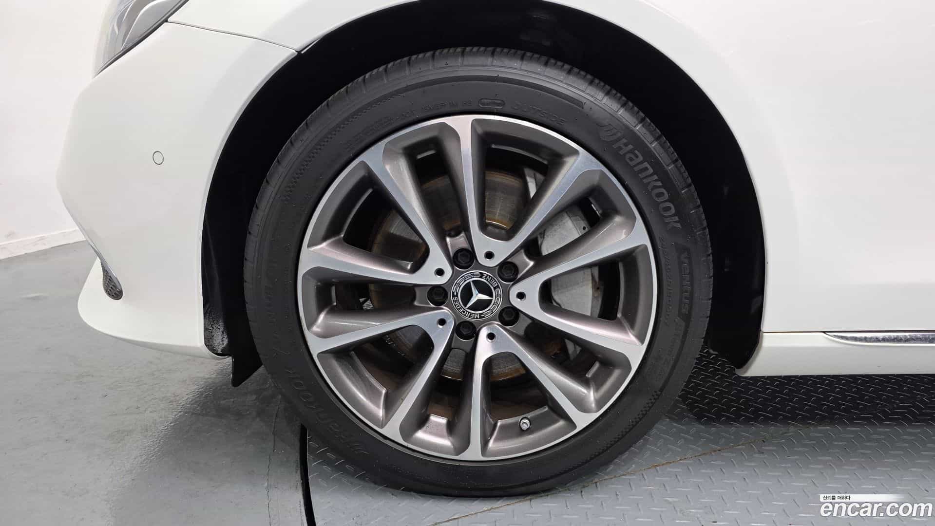 E-Class Mercedes-Benz 2017.11-OUTER-005