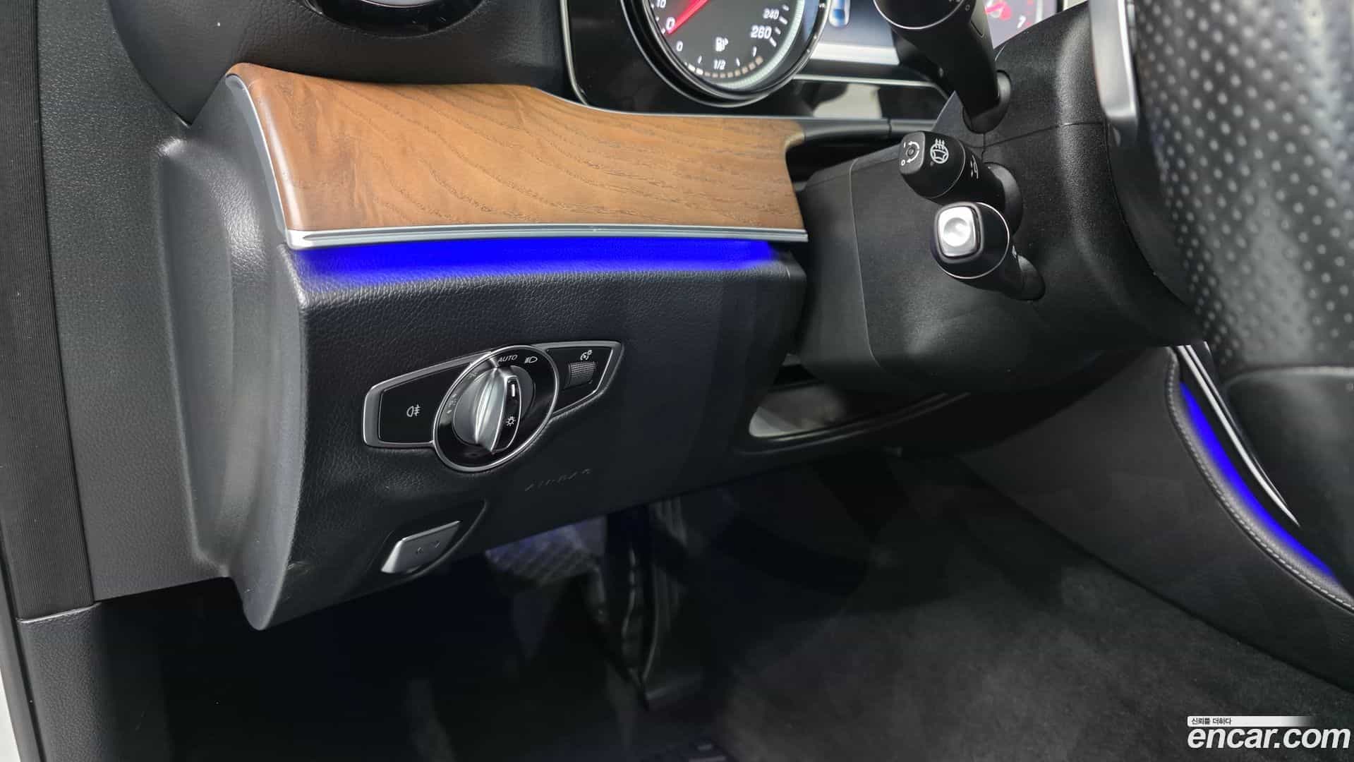 E-Class Mercedes-Benz 2017.11-OPTION-021