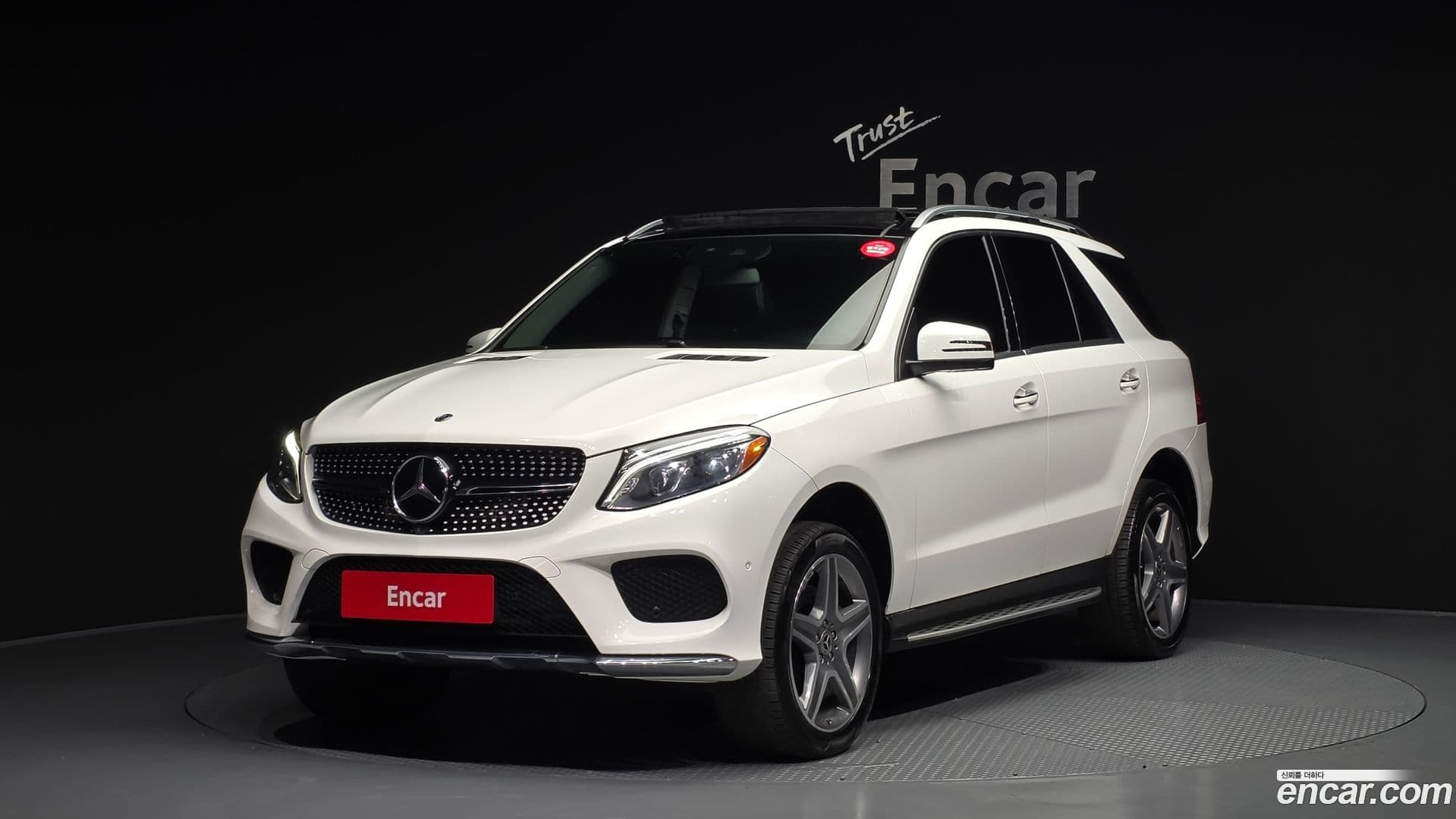 Main__Slider__Photo:GLE-Class Mercedes-Benz 2018.10-0