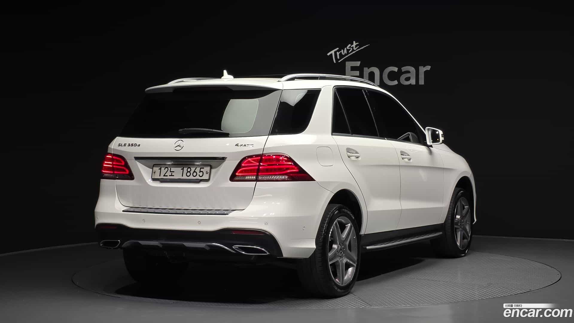 GLE-Class Mercedes-Benz 2018.10-OUTER-002