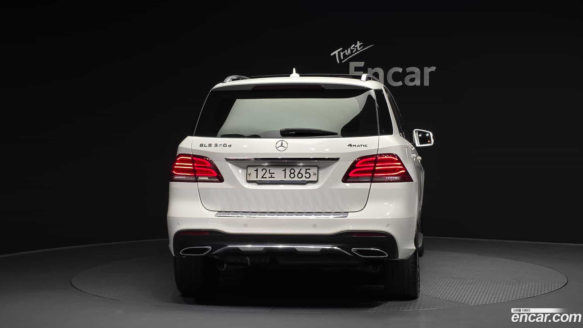 GLE-Class Mercedes-Benz 2018.10-OUTER-004