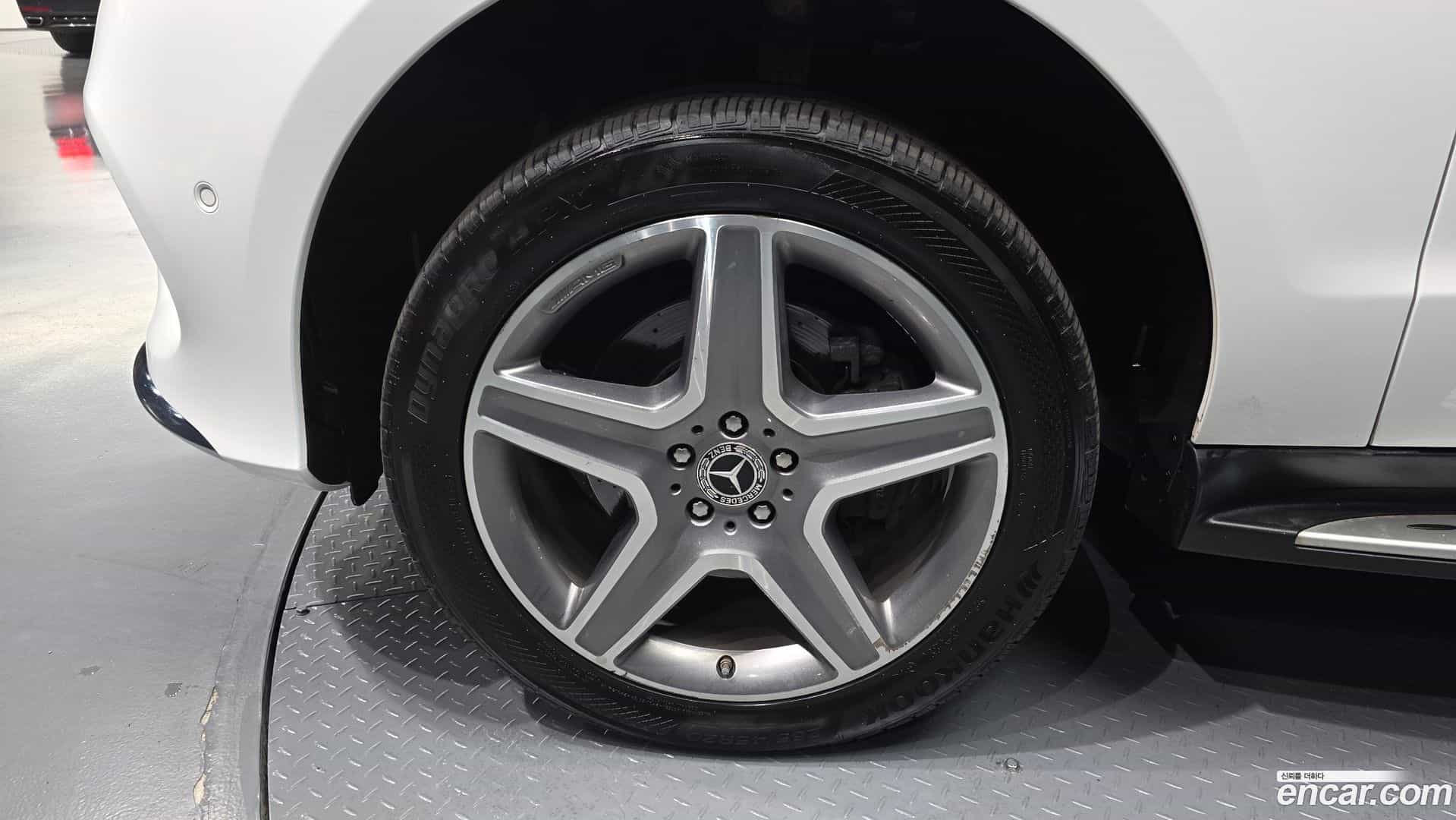 GLE-Class Mercedes-Benz 2018.10-OUTER-005