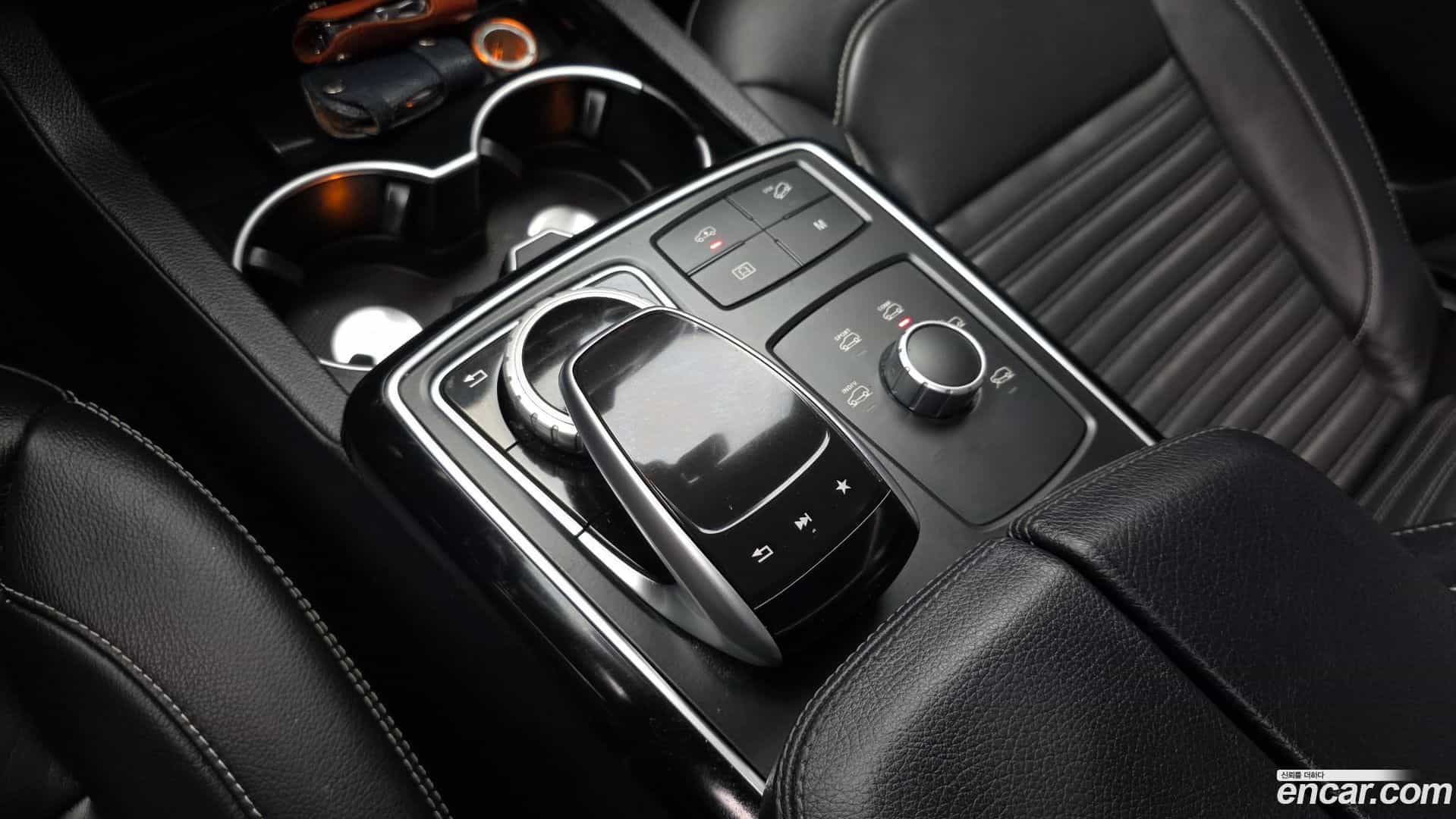 GLE-Class Mercedes-Benz 2018.10-OPTION-023