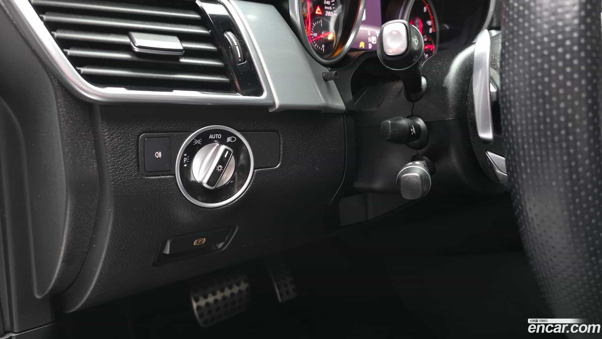 GLE-Class Mercedes-Benz 2018.10-OPTION-042