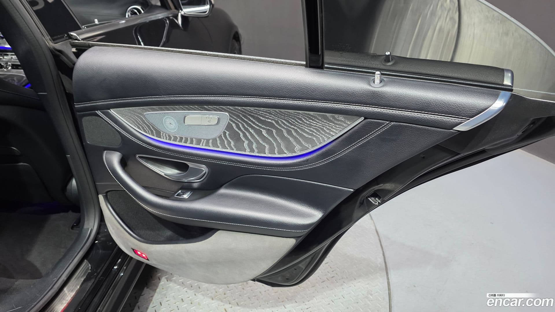 Main__Slider__Photo:CLS-Class Mercedes-Benz 2019.5-24