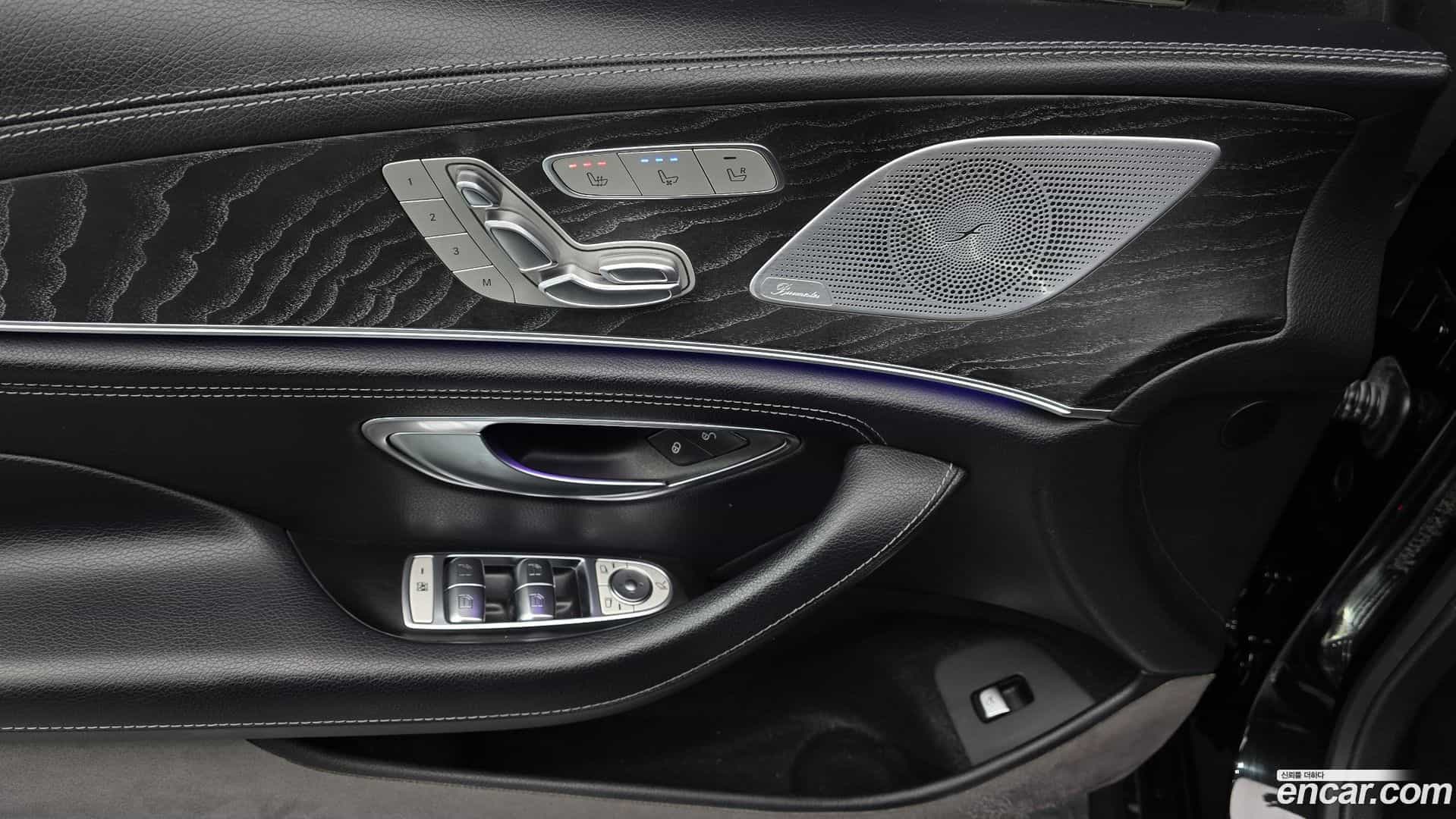CLS-Class Mercedes-Benz 2019.5-OPTION-041