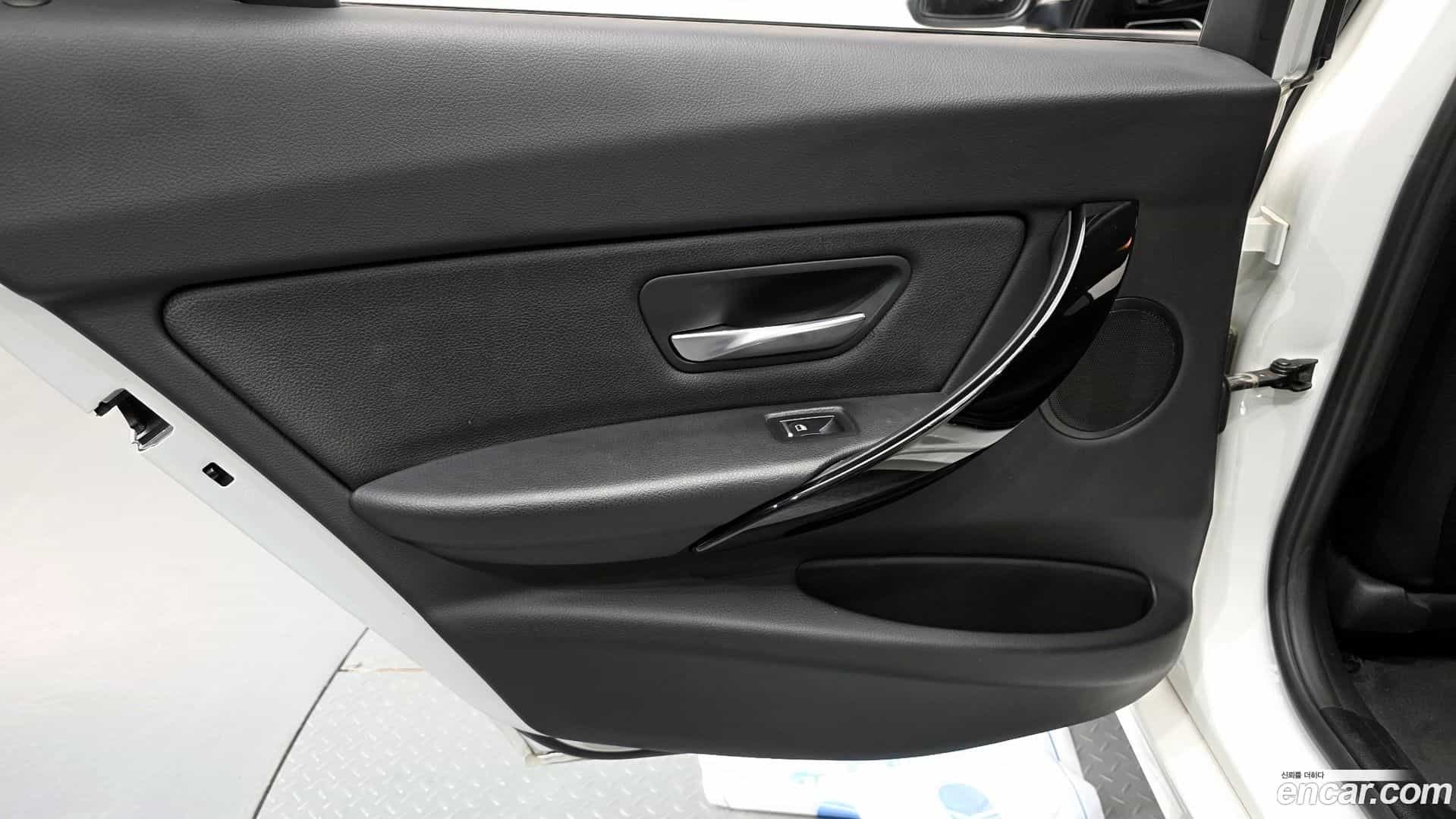 3-Series BMW 2018.1-INNER-035