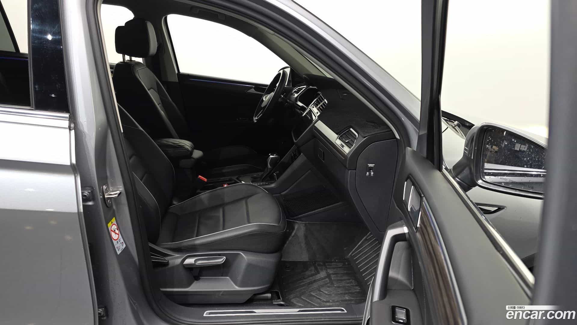 Tiguan Volkswagen 2022.11-OPTION-015