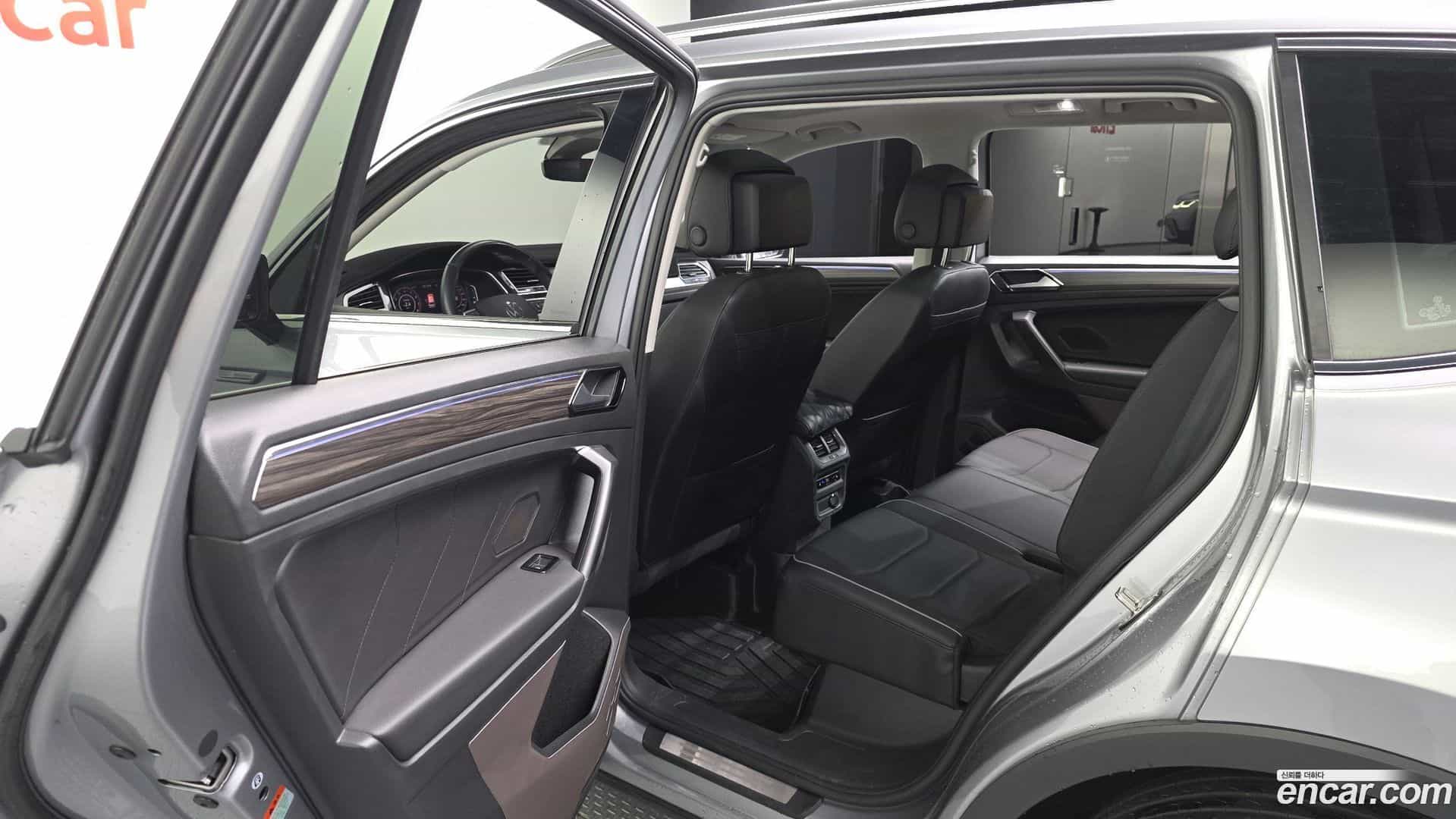 Tiguan Volkswagen 2022.11-OPTION-016