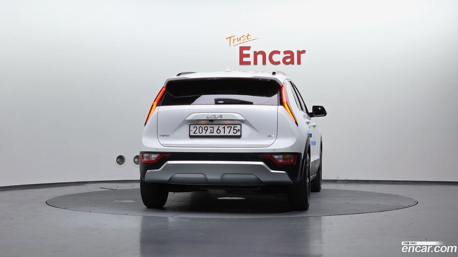 Main__Slider__Photo:Niro Kia 2022.2-3