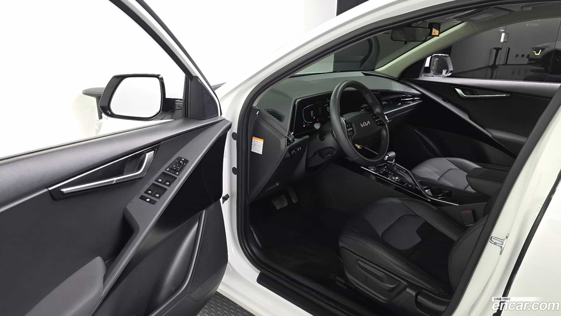 Niro Kia 2022.2-INNER-010