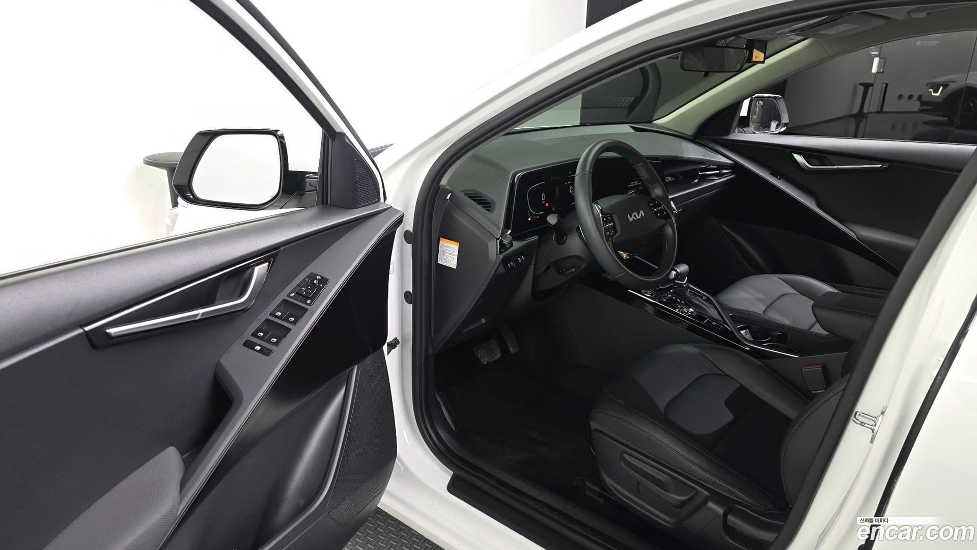 Main__Slider__Photo:Niro Kia 2022.2-9