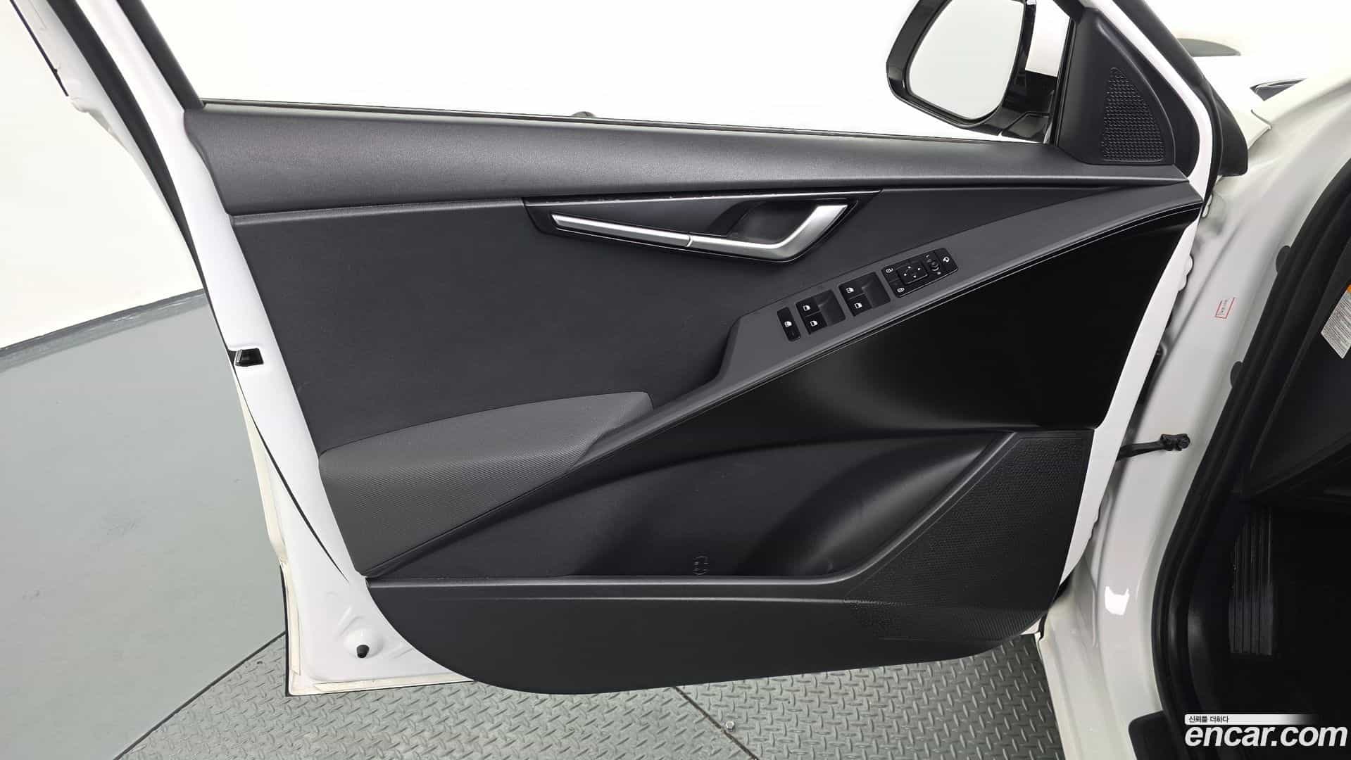 Niro Kia 2022.2-INNER-034