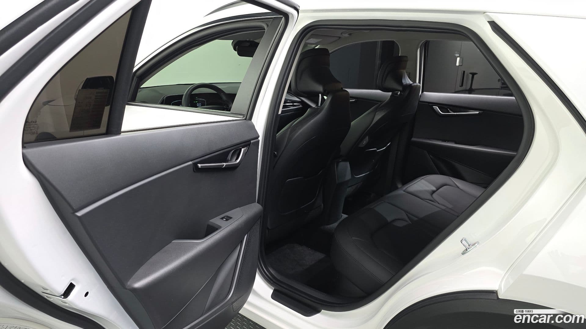 Main__Slider__Photo:Niro Kia 2022.2-25