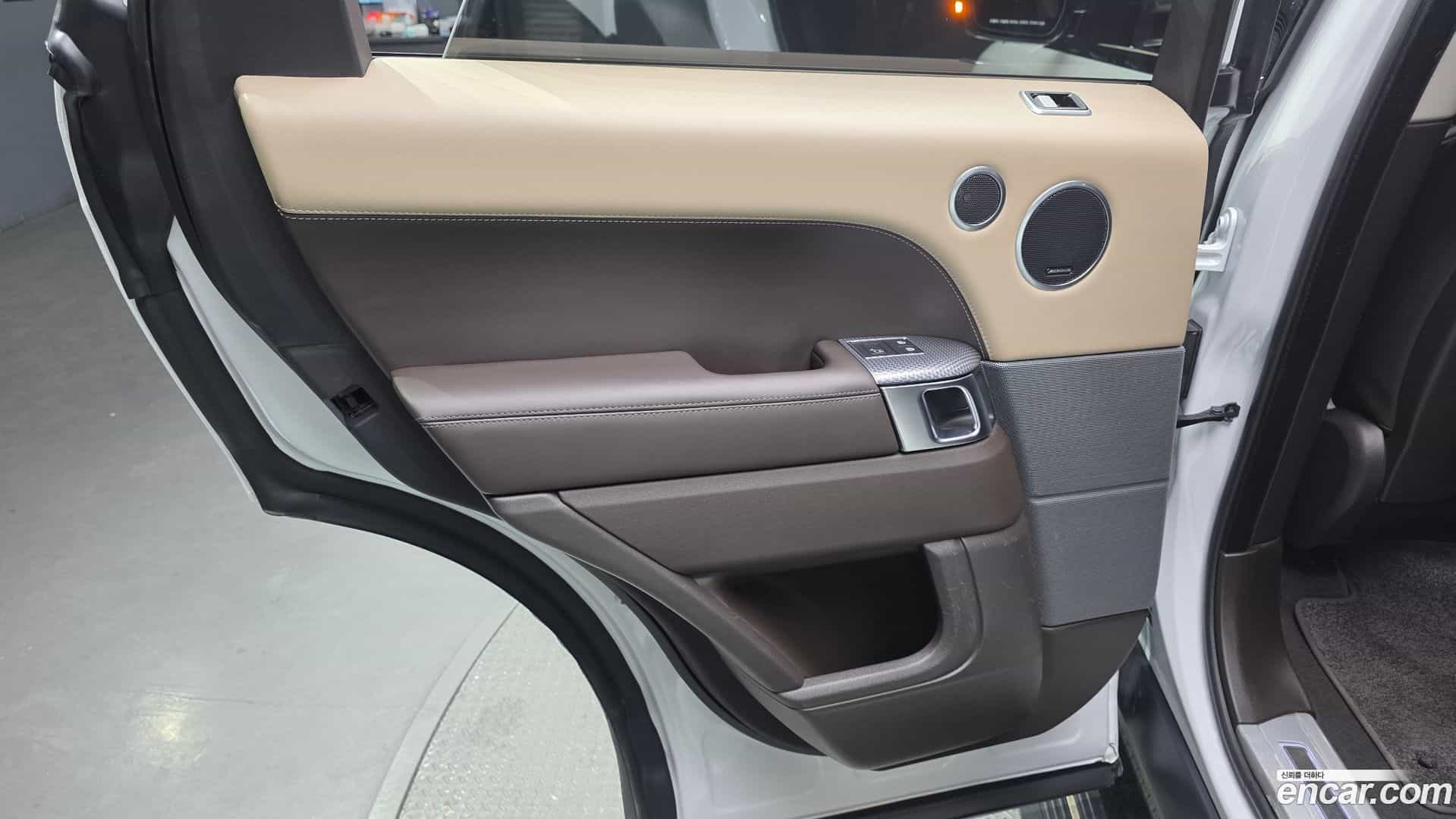 Range Rover Sport Land Rover 2022.4-INNER-035