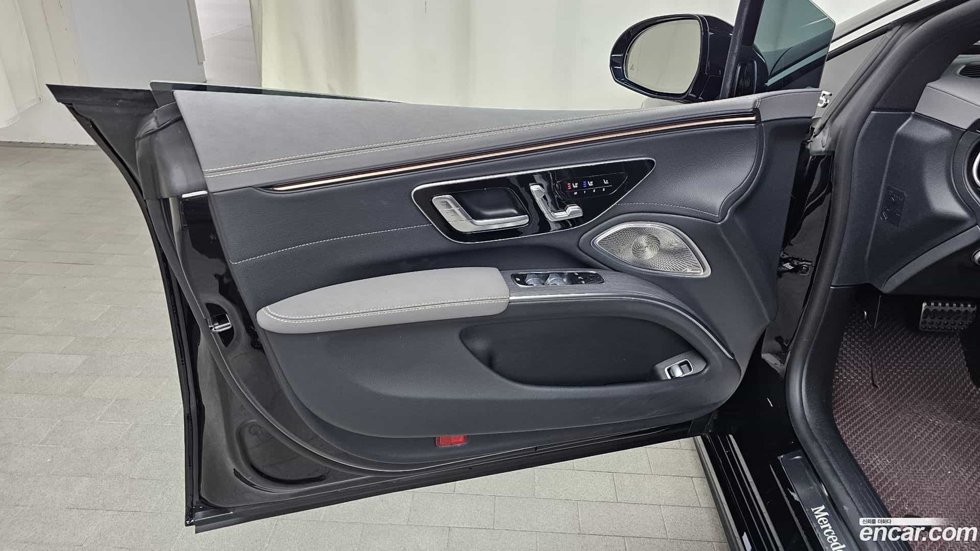 EQS Mercedes-Benz 2022.11-OPTION-047