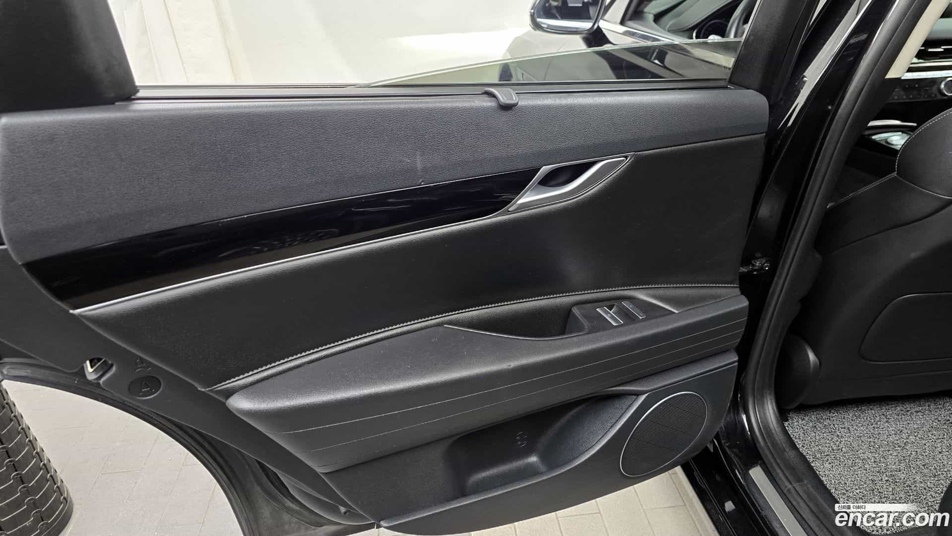 G80 Genesis 2021.2-INNER-035