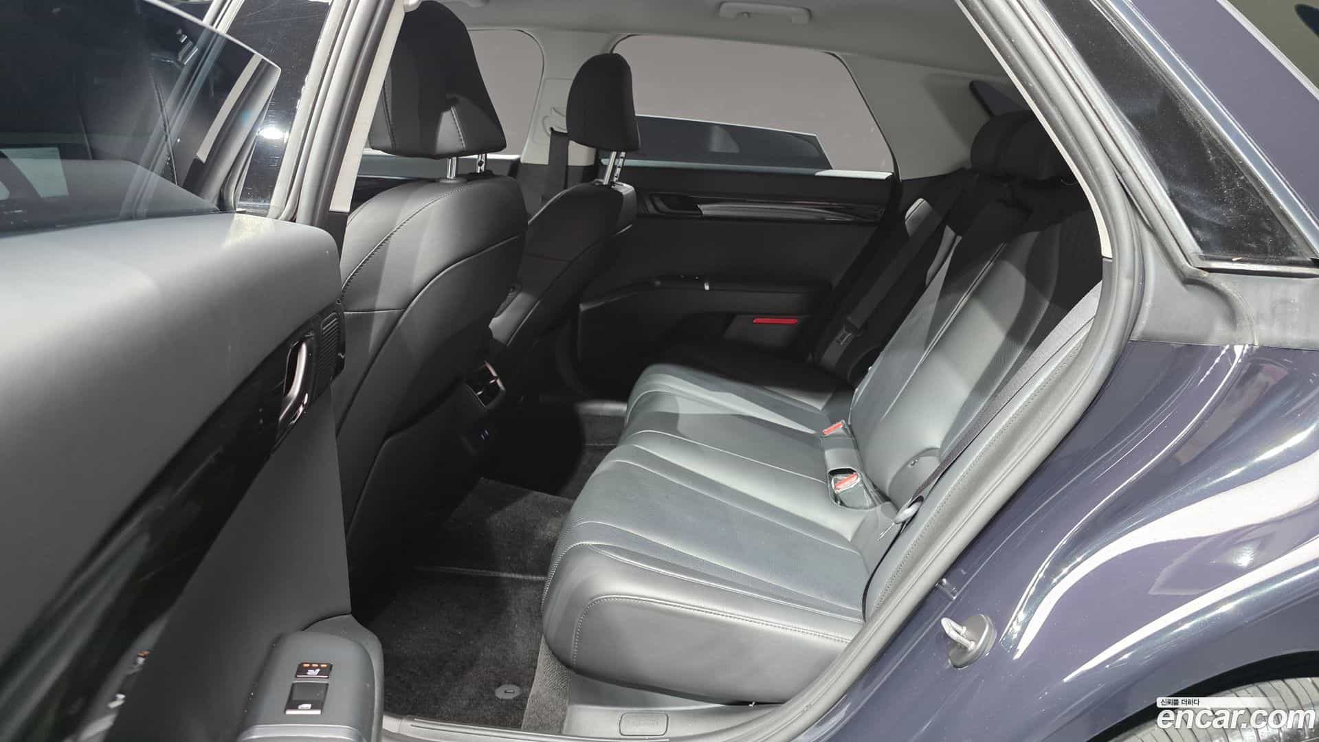 Grandeur Hyundai 2023.3-INNER-036