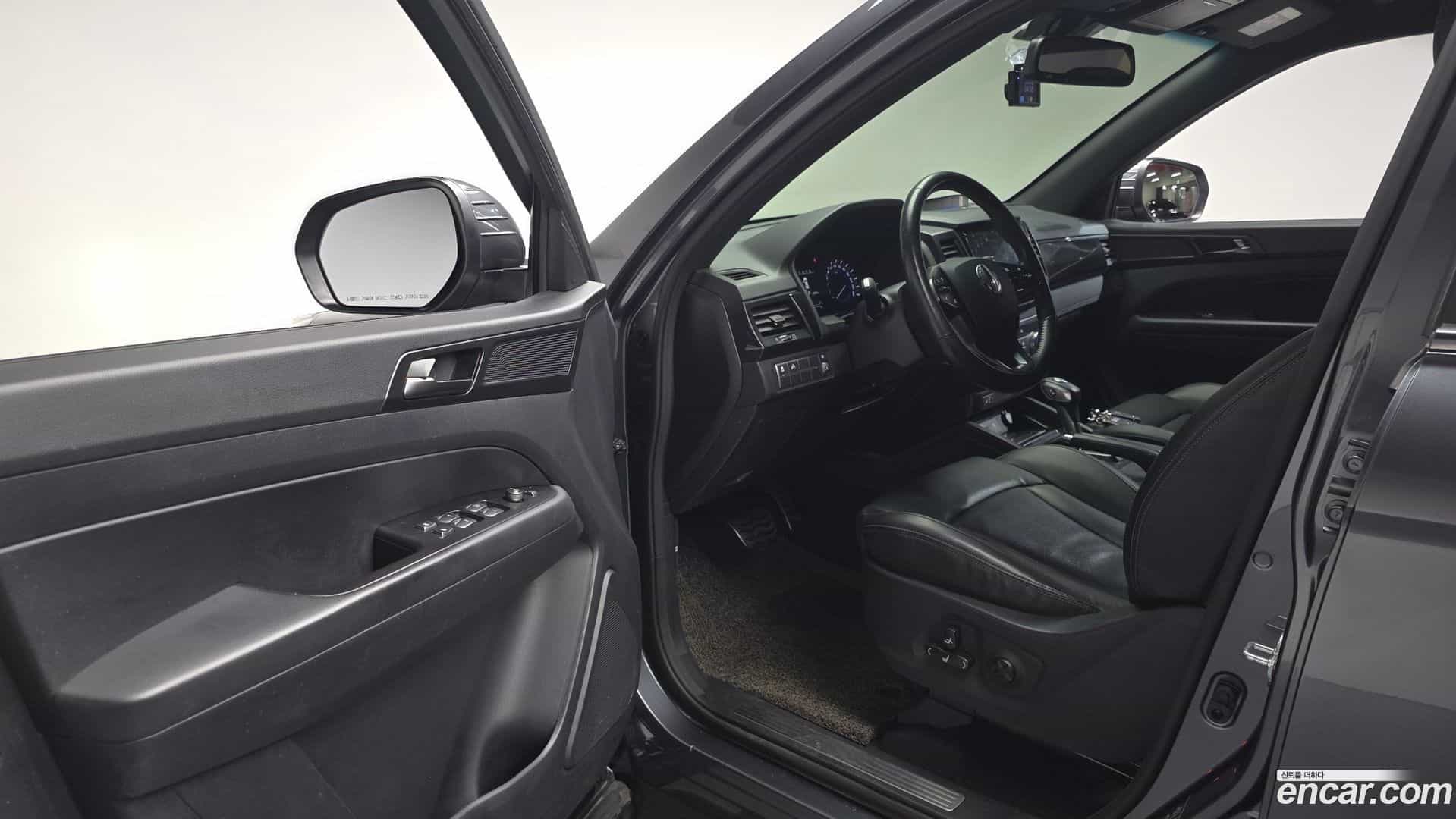 Rexton KG Mobility 2021.1-INNER-010