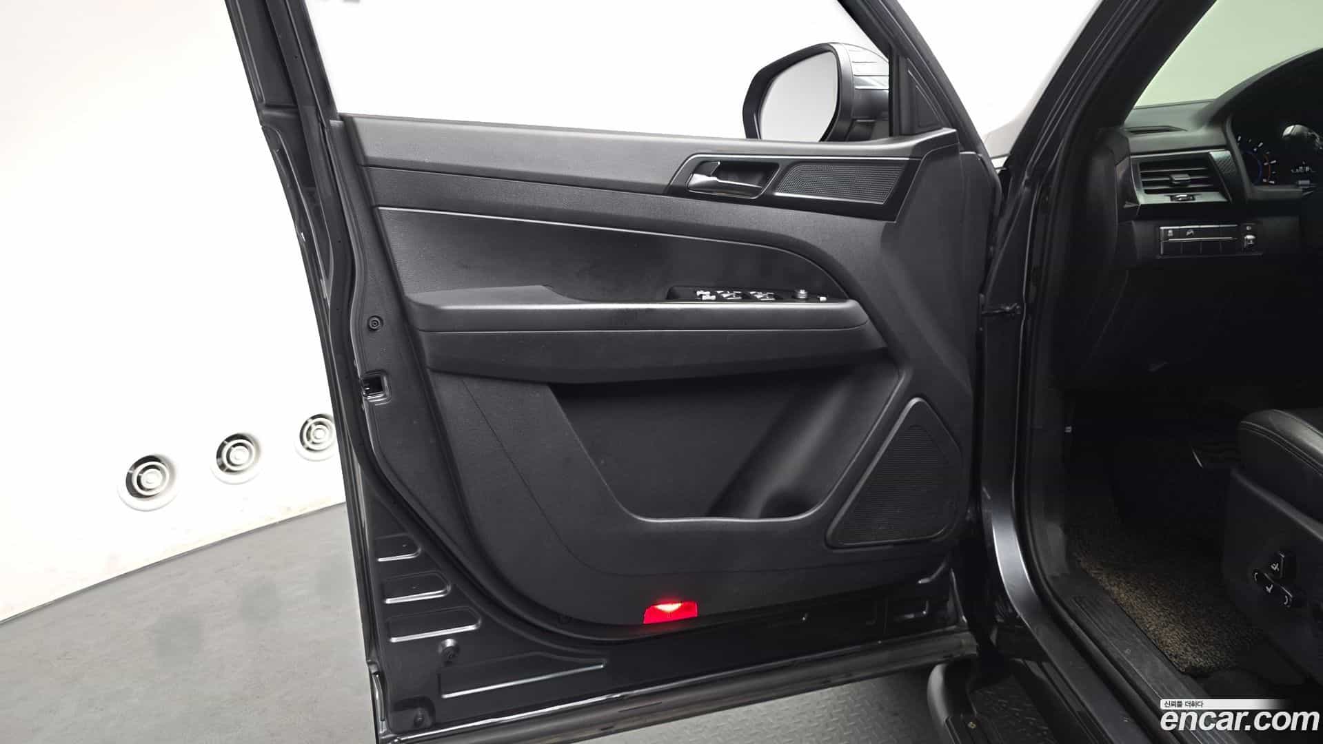 Rexton KG Mobility 2021.1-INNER-034