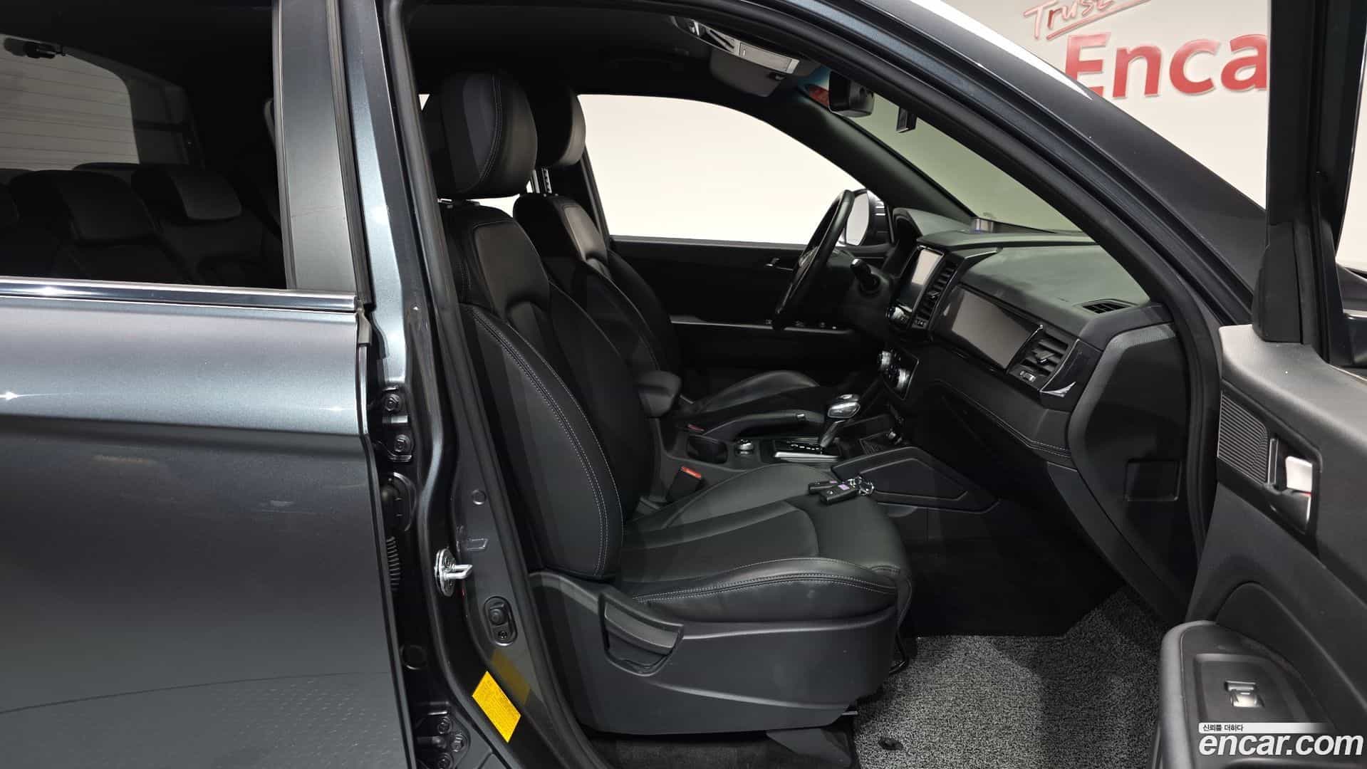 Rexton KG Mobility 2021.1-INNER-036