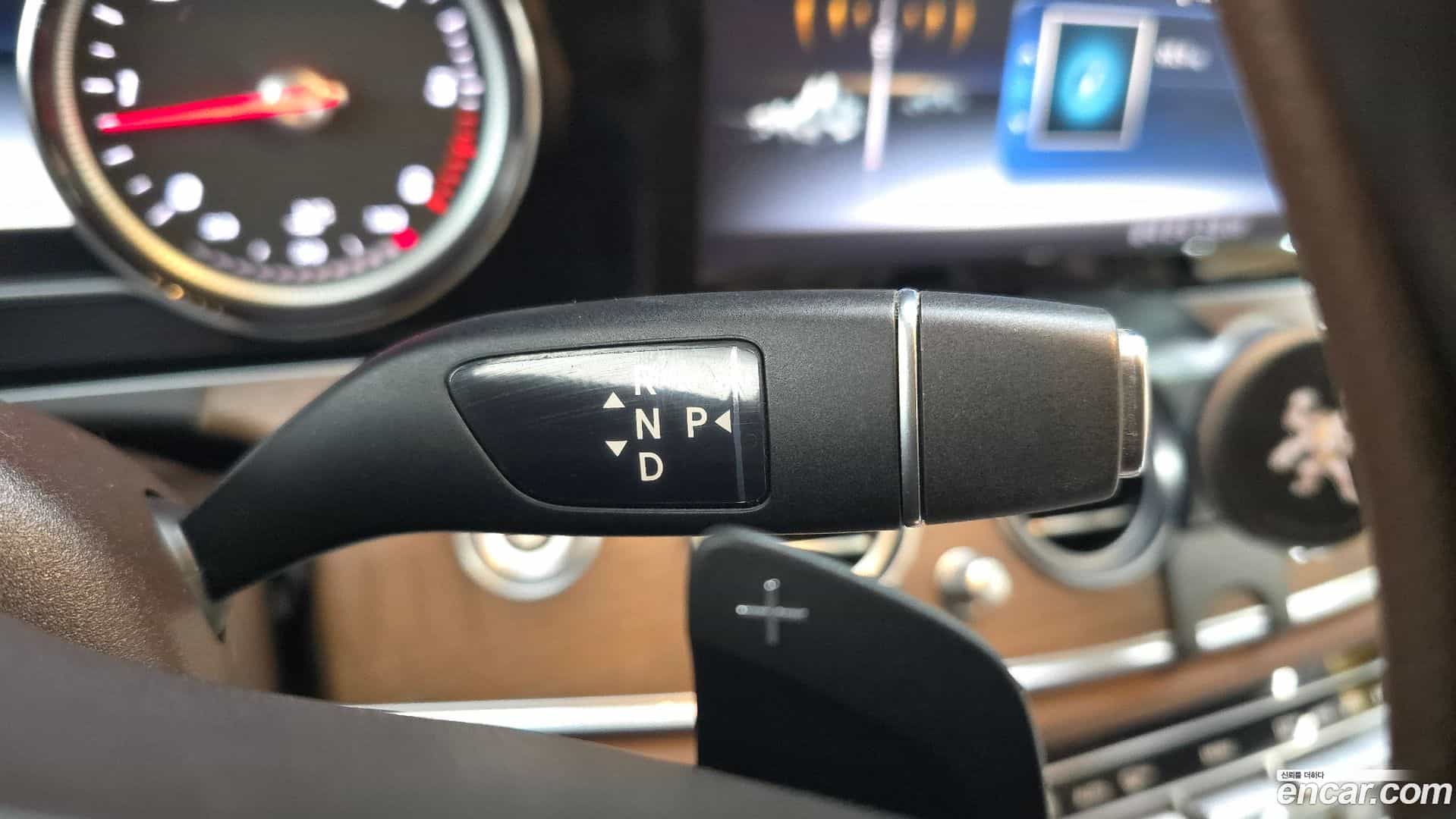 E-Class Mercedes-Benz 2019.10-INNER-009