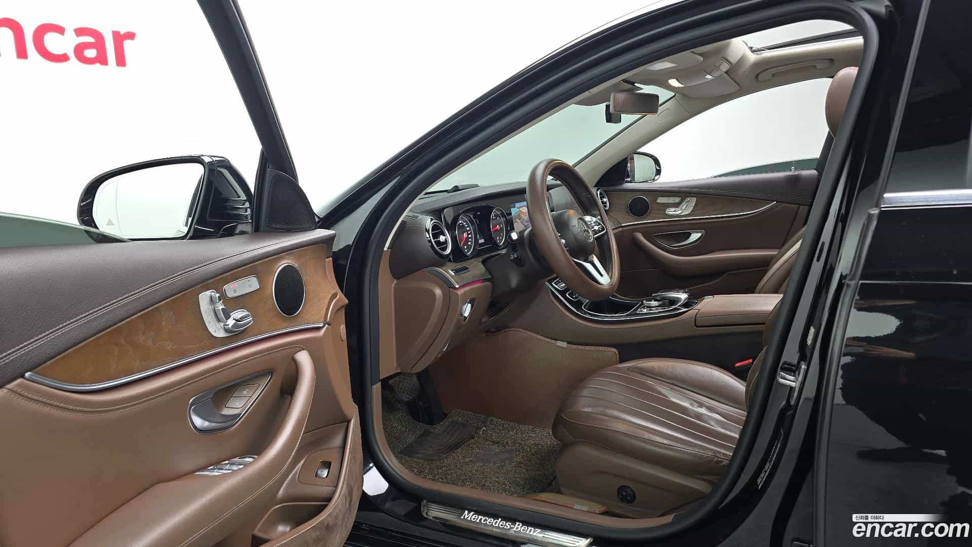E-Class Mercedes-Benz 2019.10-INNER-010